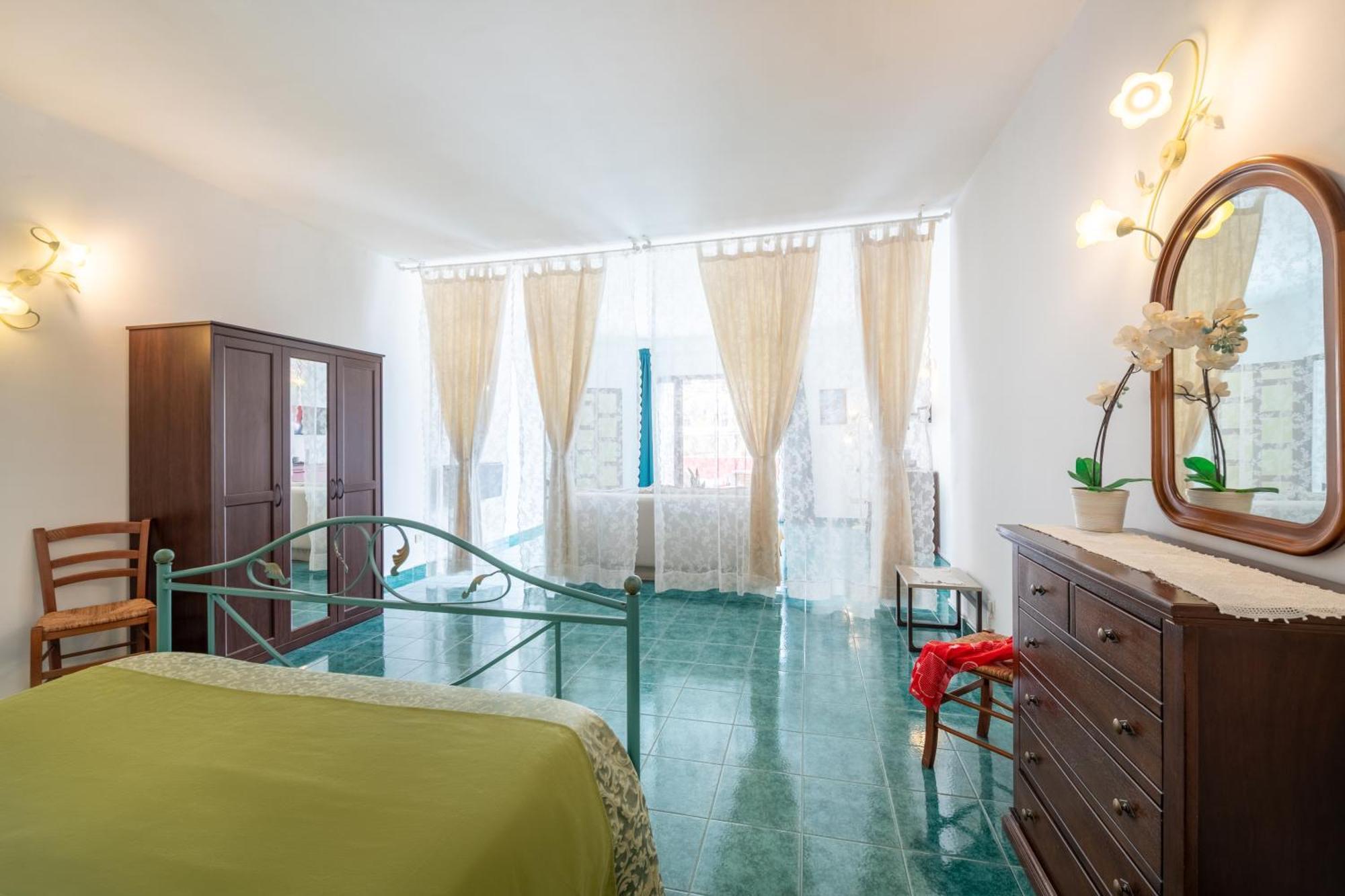 One-Bedroom Apartment,1766142912:JPEG