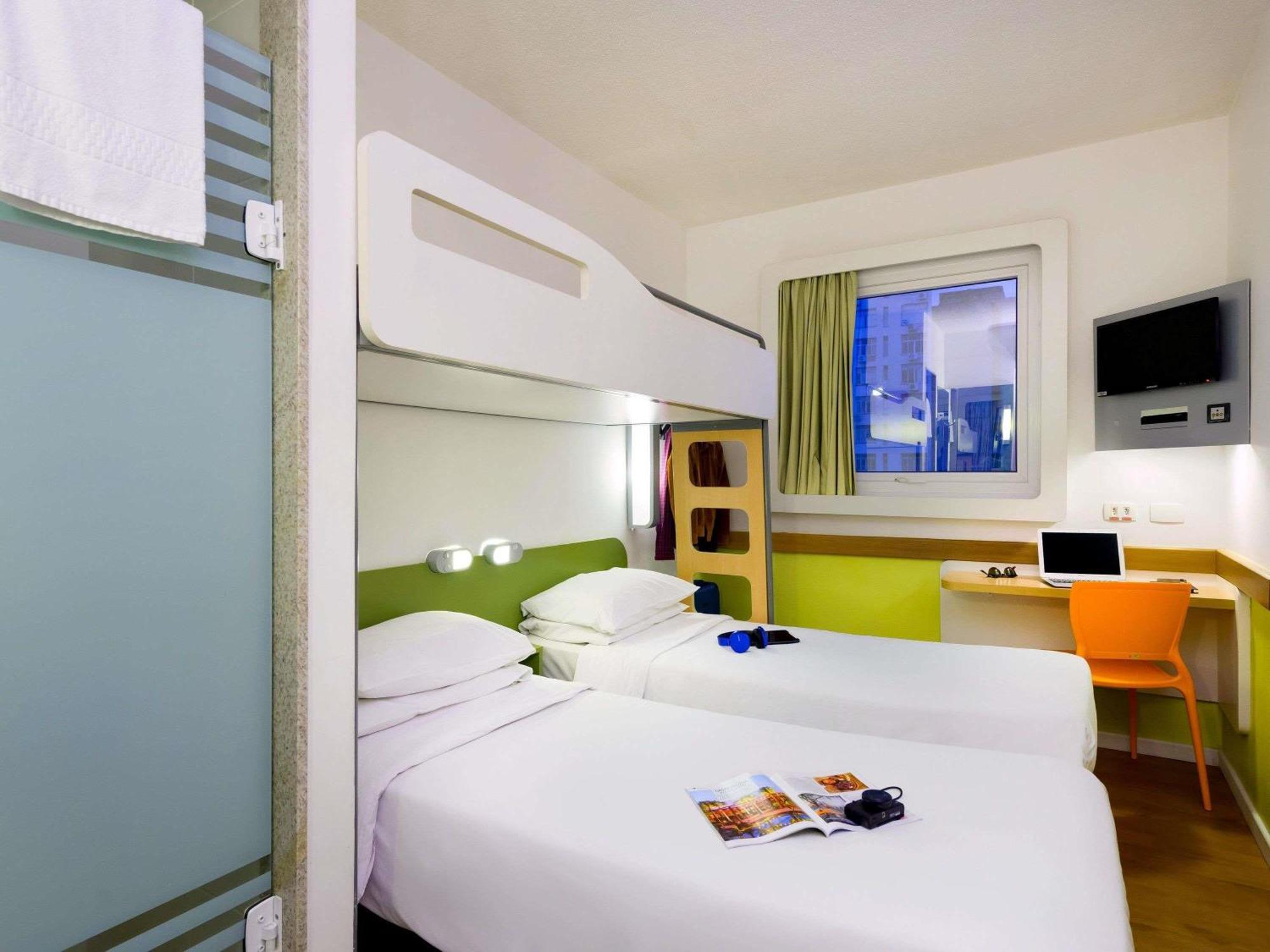 Standard room 2 twin beds 1 bunk bed