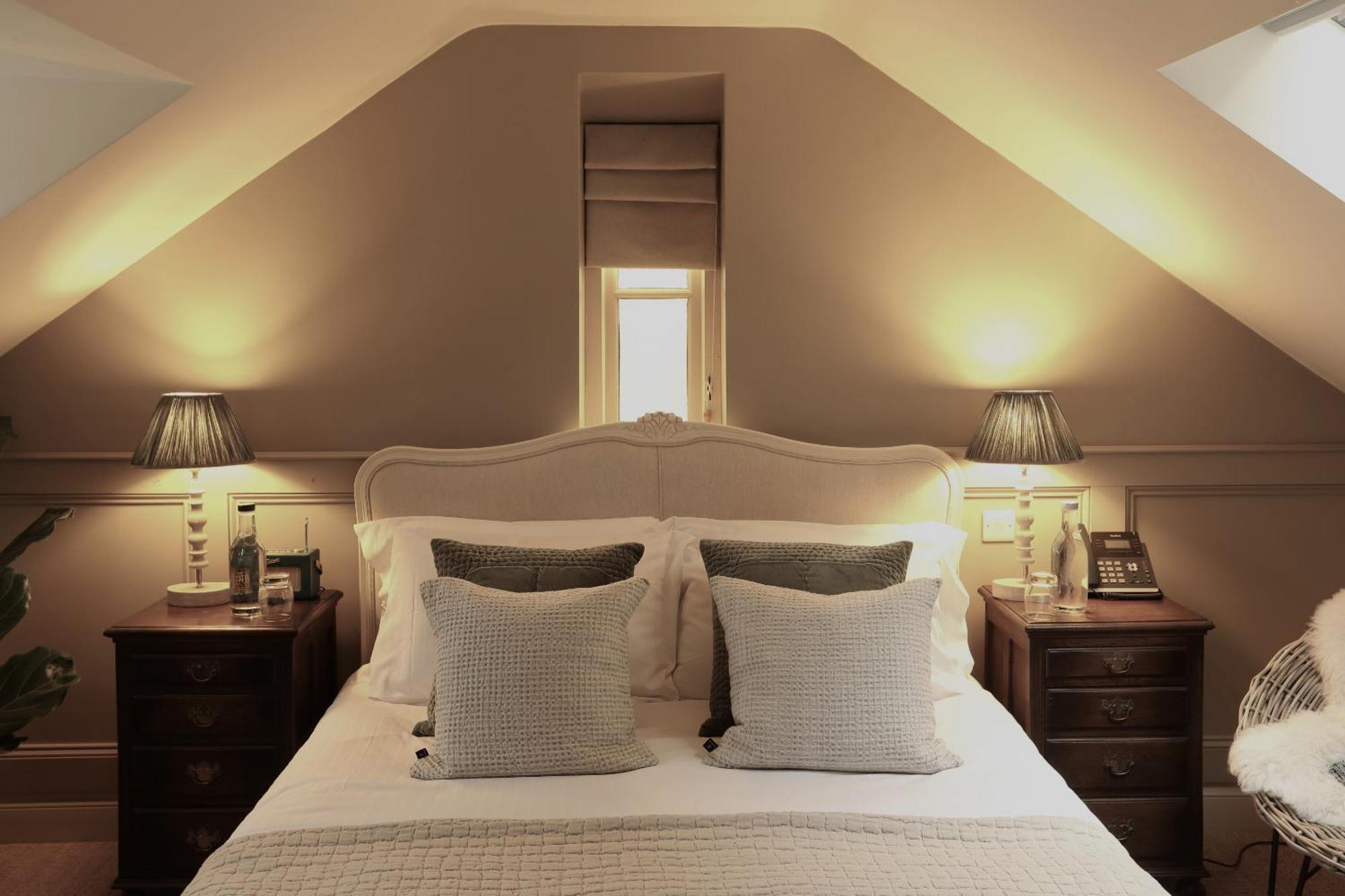 Deluxe Double Room with Shower