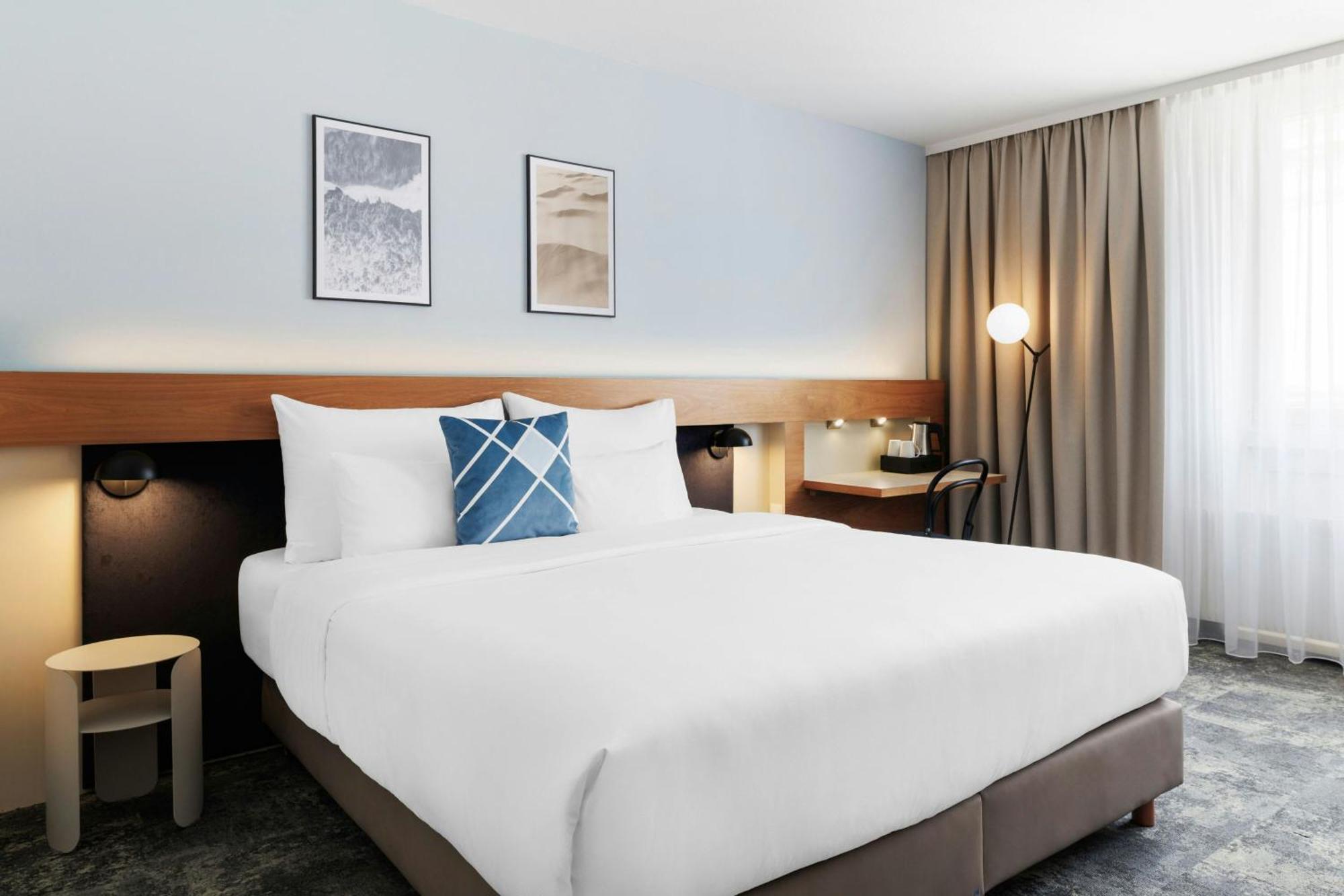 Large King Guest Room