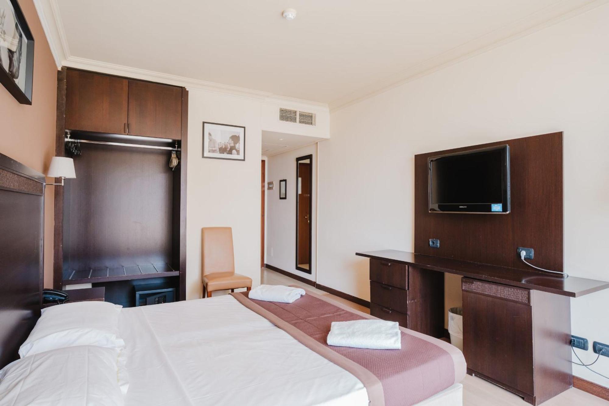Superior Double or Twin Room Garden View
