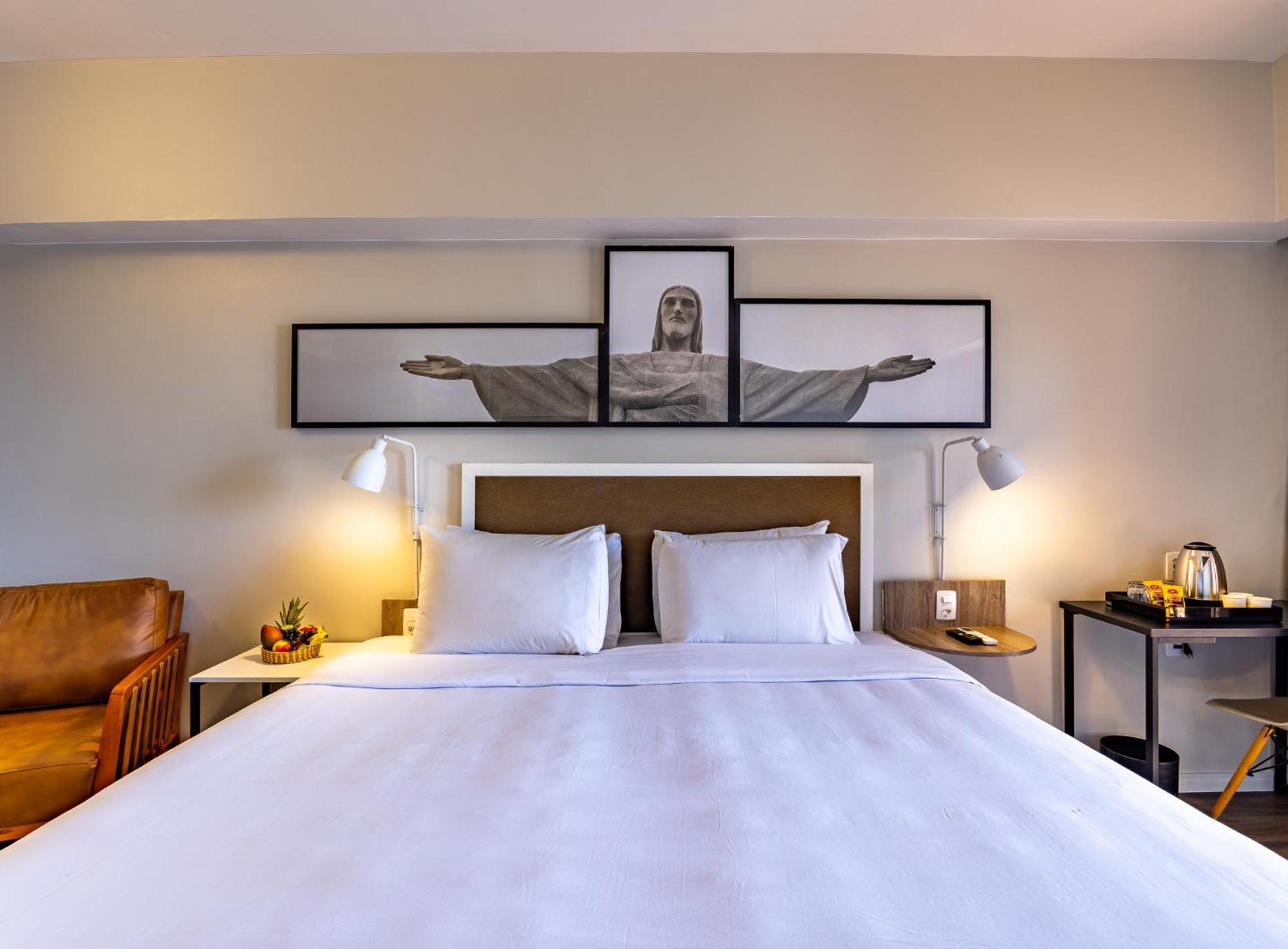 Deluxe Double Room with Partial Sea View