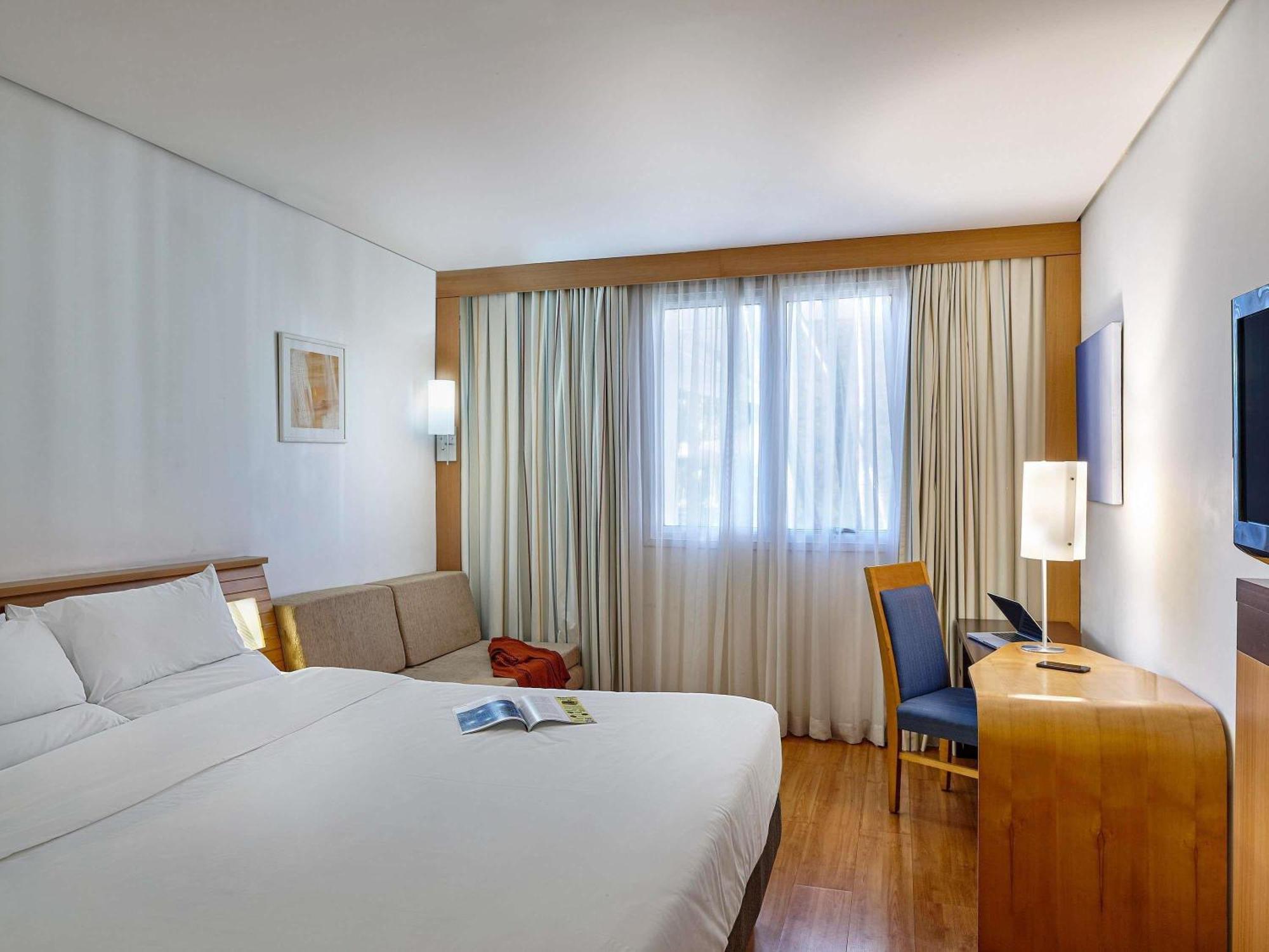 Standard King Room with Sofa Bed