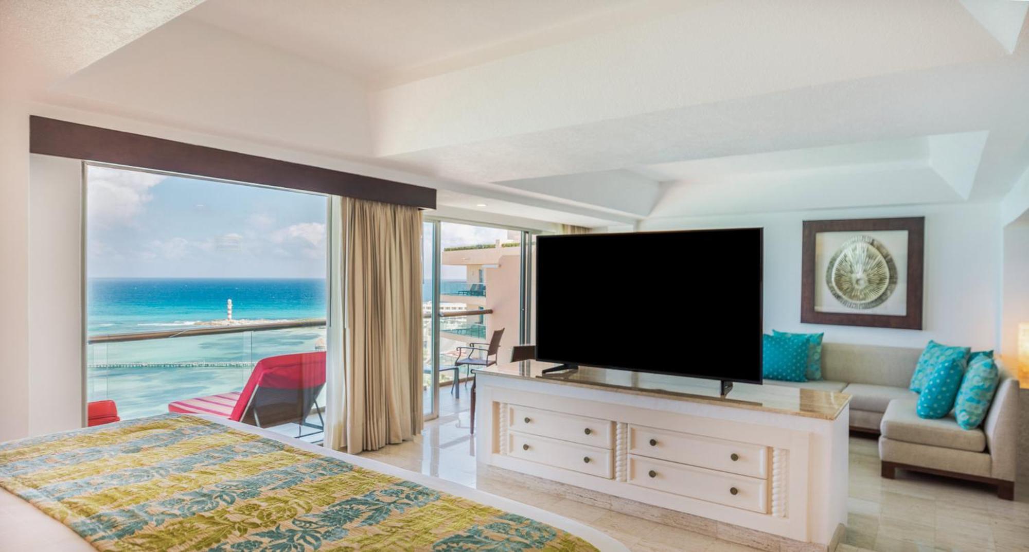 Infinite Ocean Front One Bedroom Master Suite