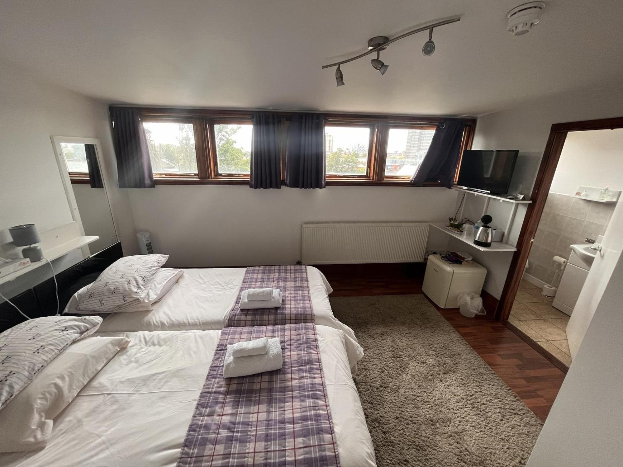 Standard Twin Room
