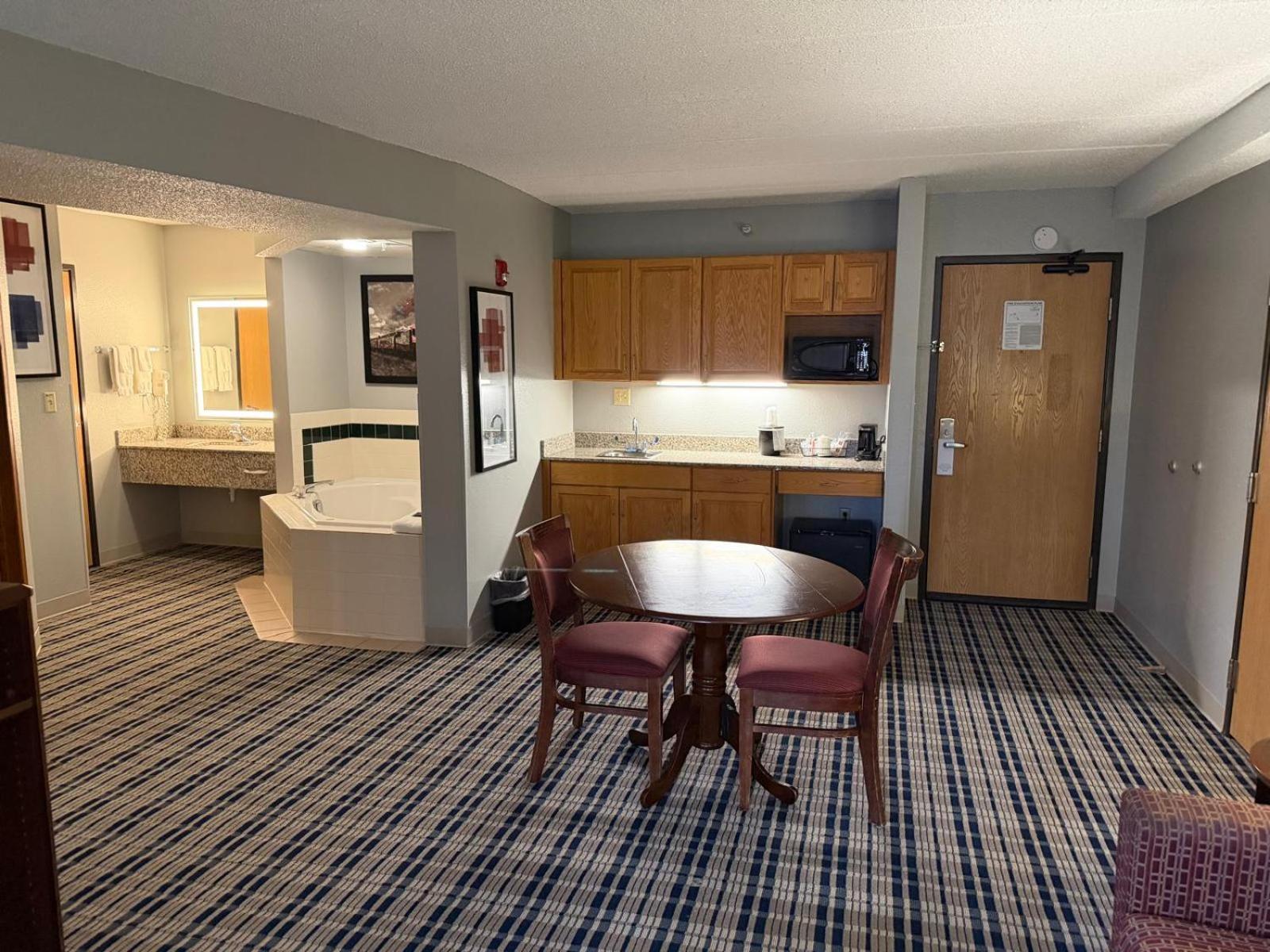 One-Bedroom King Suite Non-Smoking