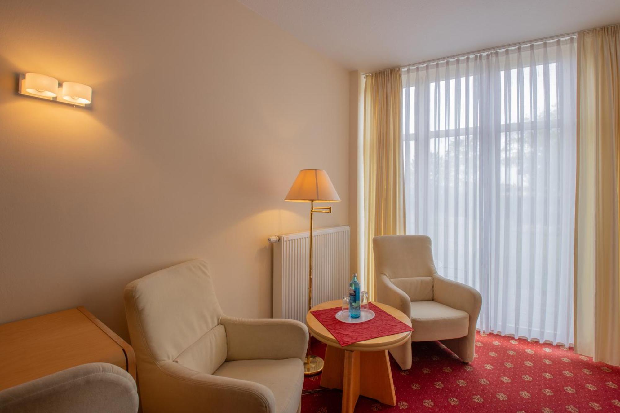 Double Room with Garden View in Villa