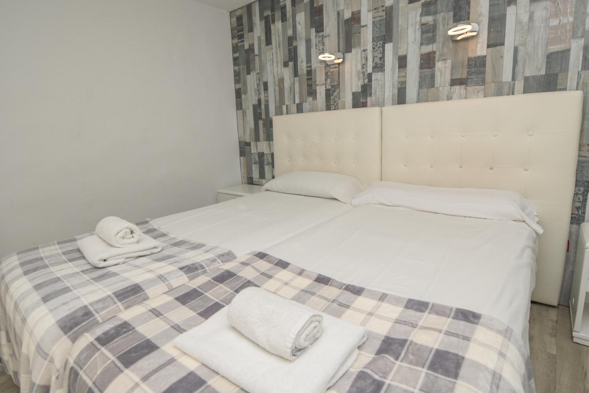 Habitación Doble con baño privado - 2 camas
