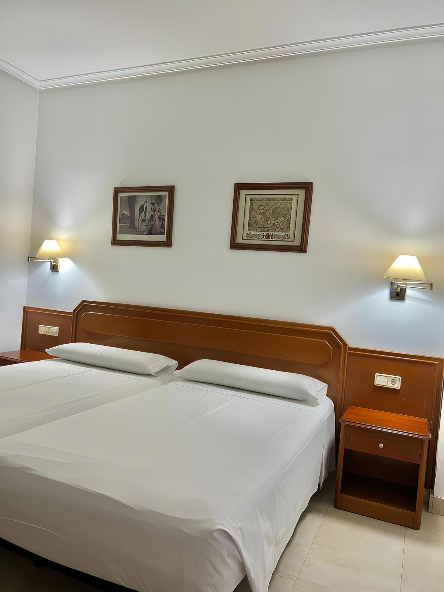 Double or Twin Room Bathroom