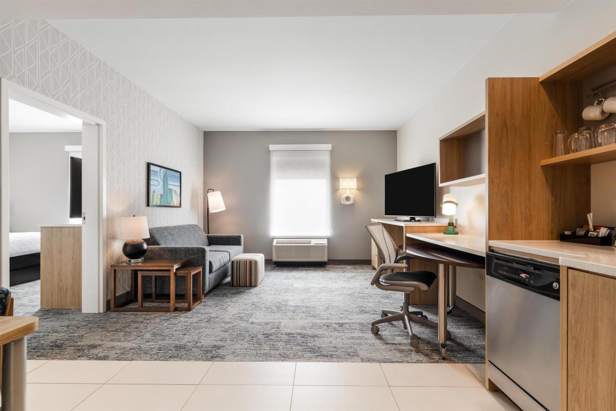 One-Bedroom King Suite - Non-Smoking