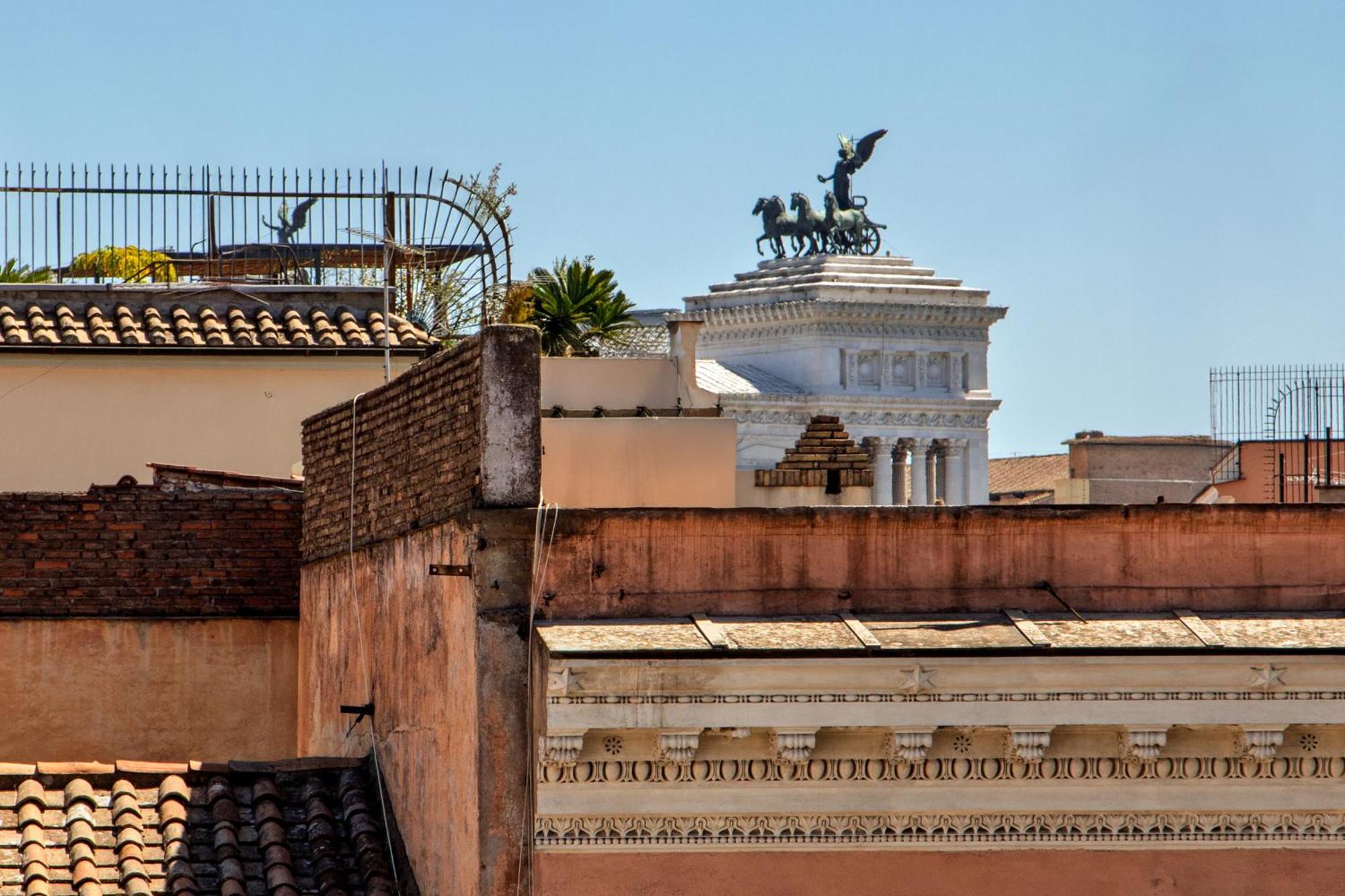 Triple room overlooking the Basilica