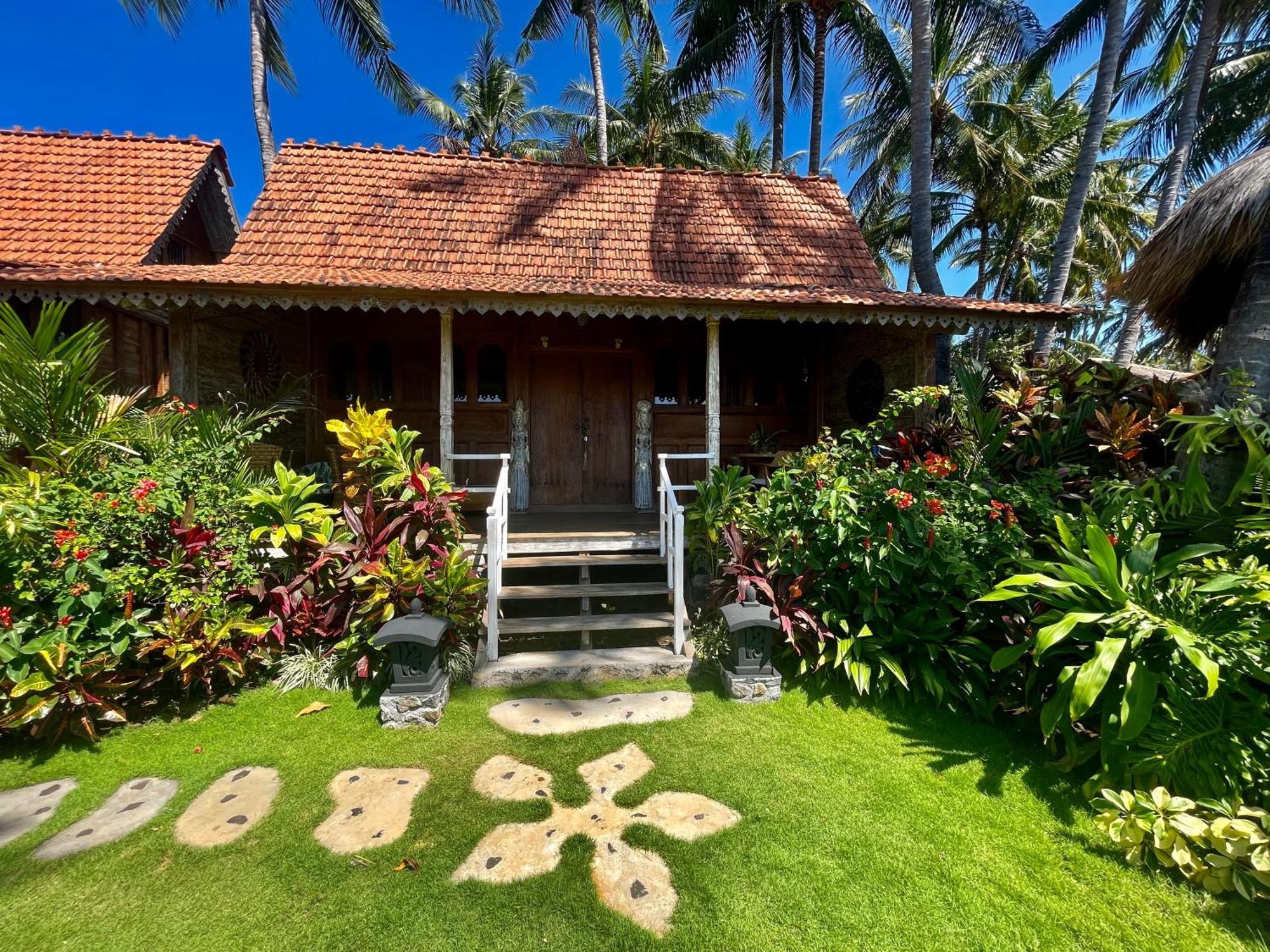 Bungalow Water Front