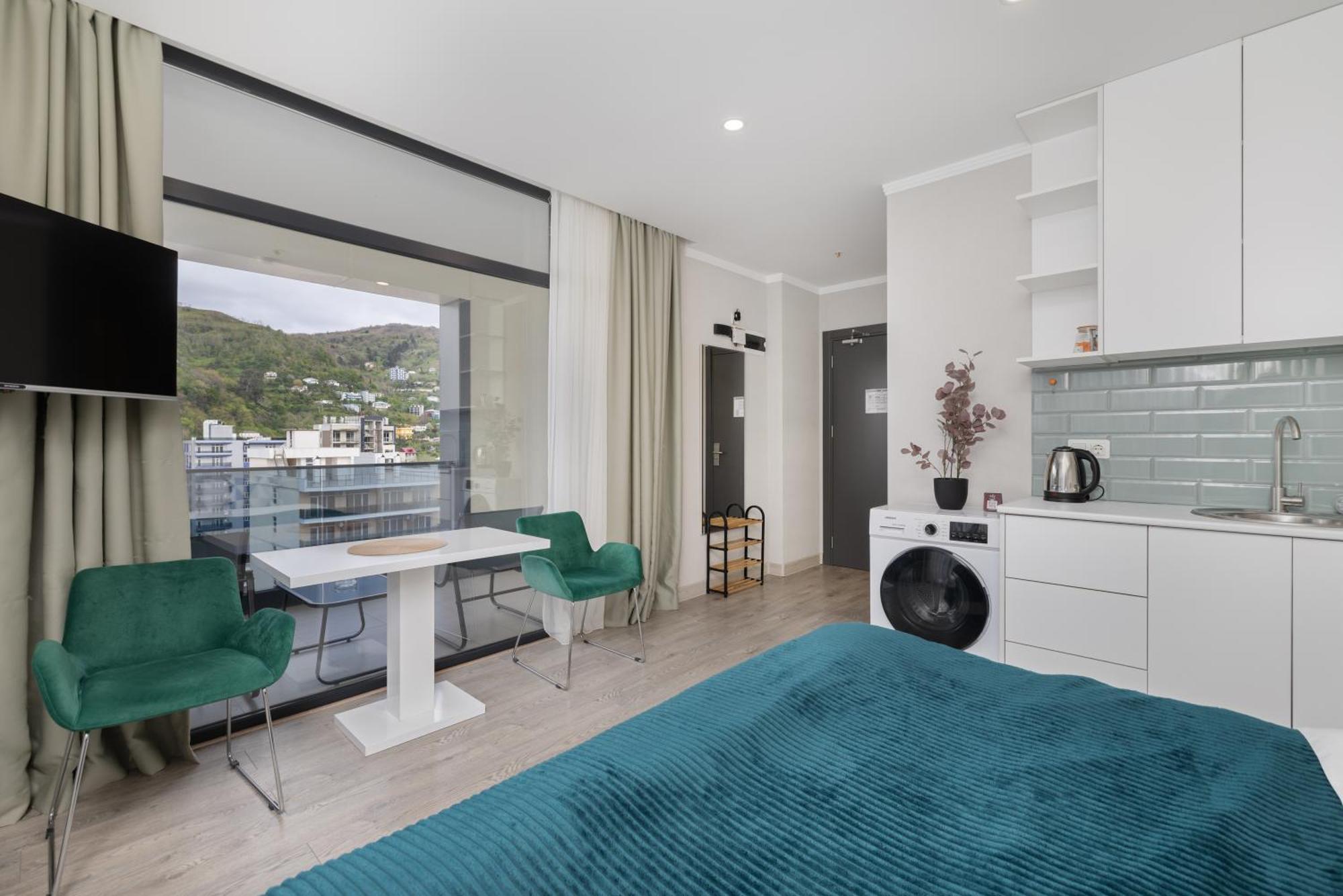 Studio mit Balkon