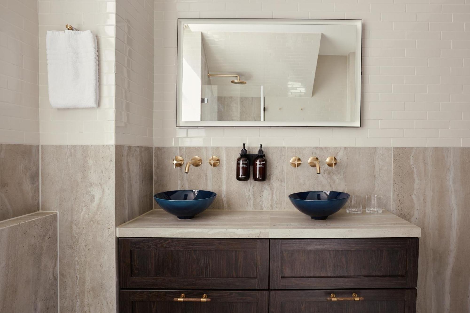 Signature Suite