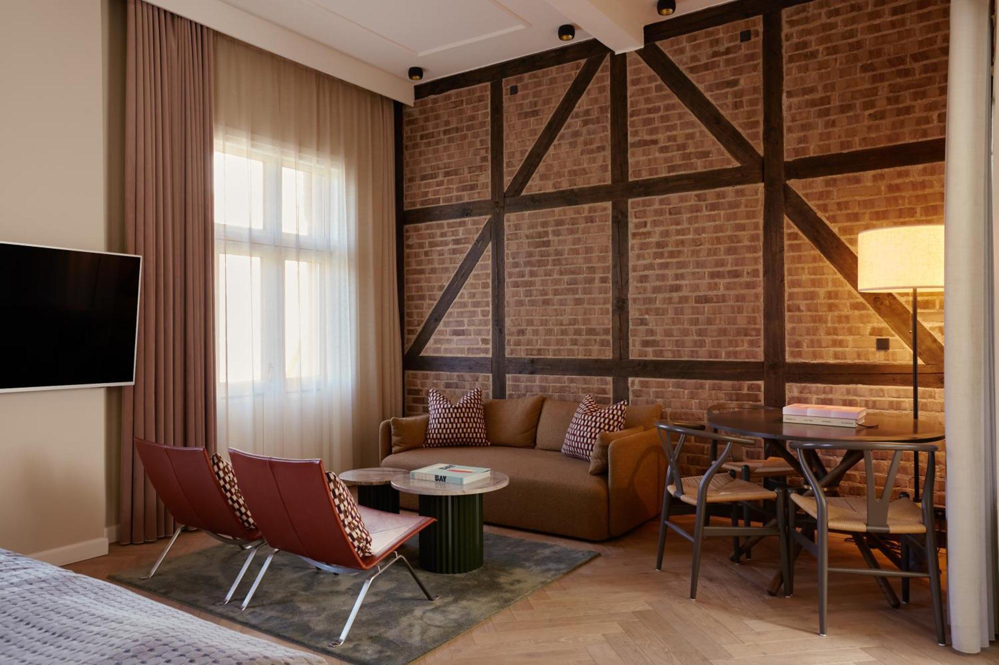 Signature Suite