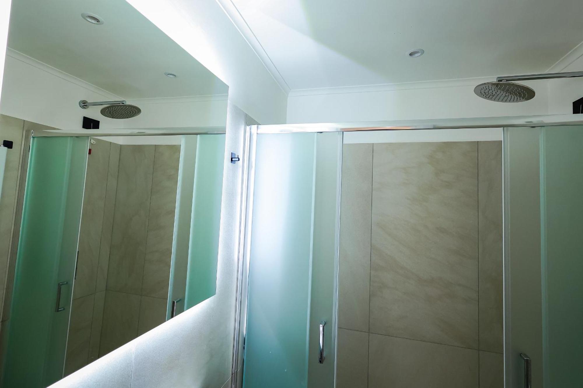 Twin Room Private Bathroom