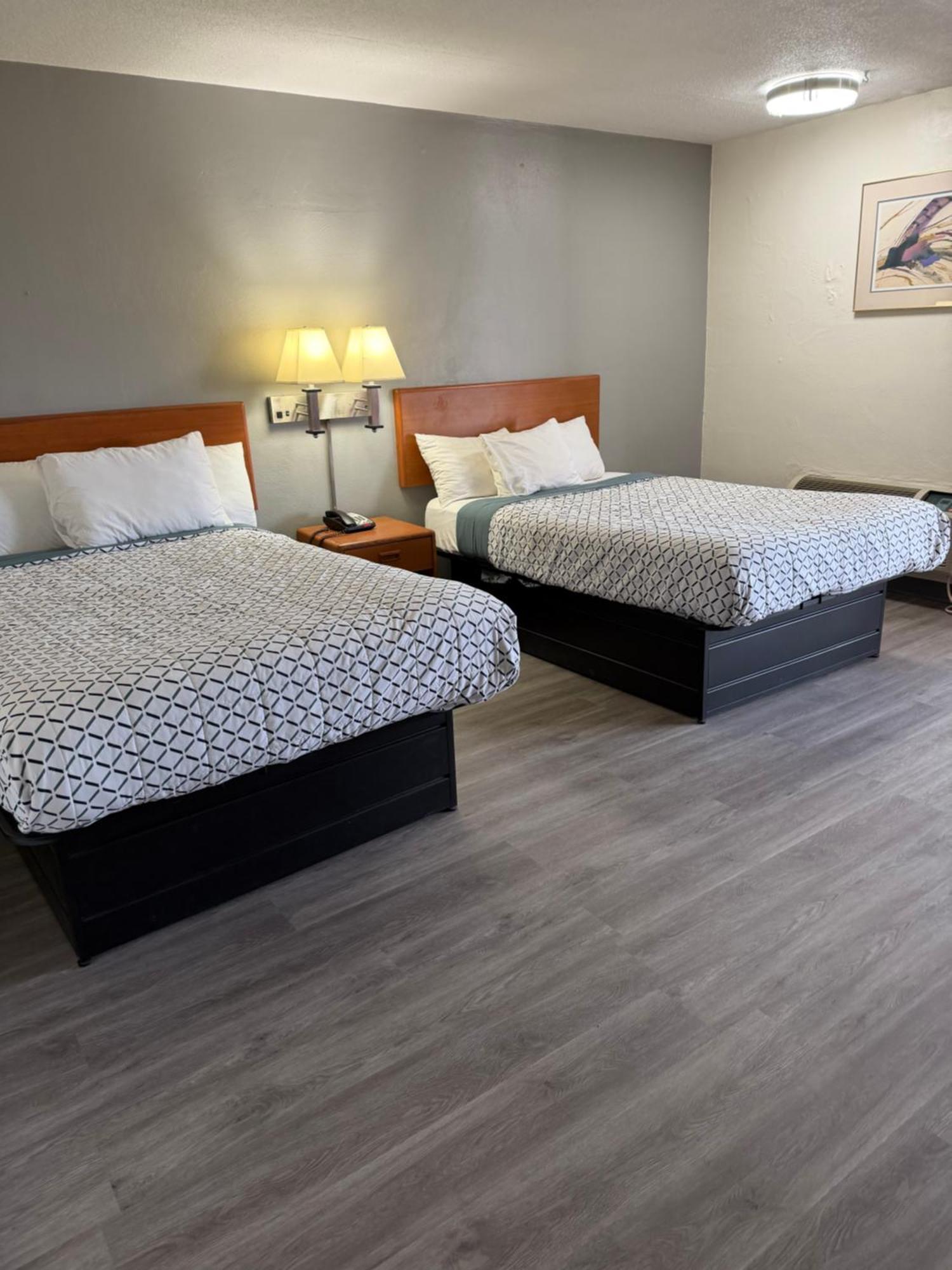 Double Room Two Double Beds Non-Smoking