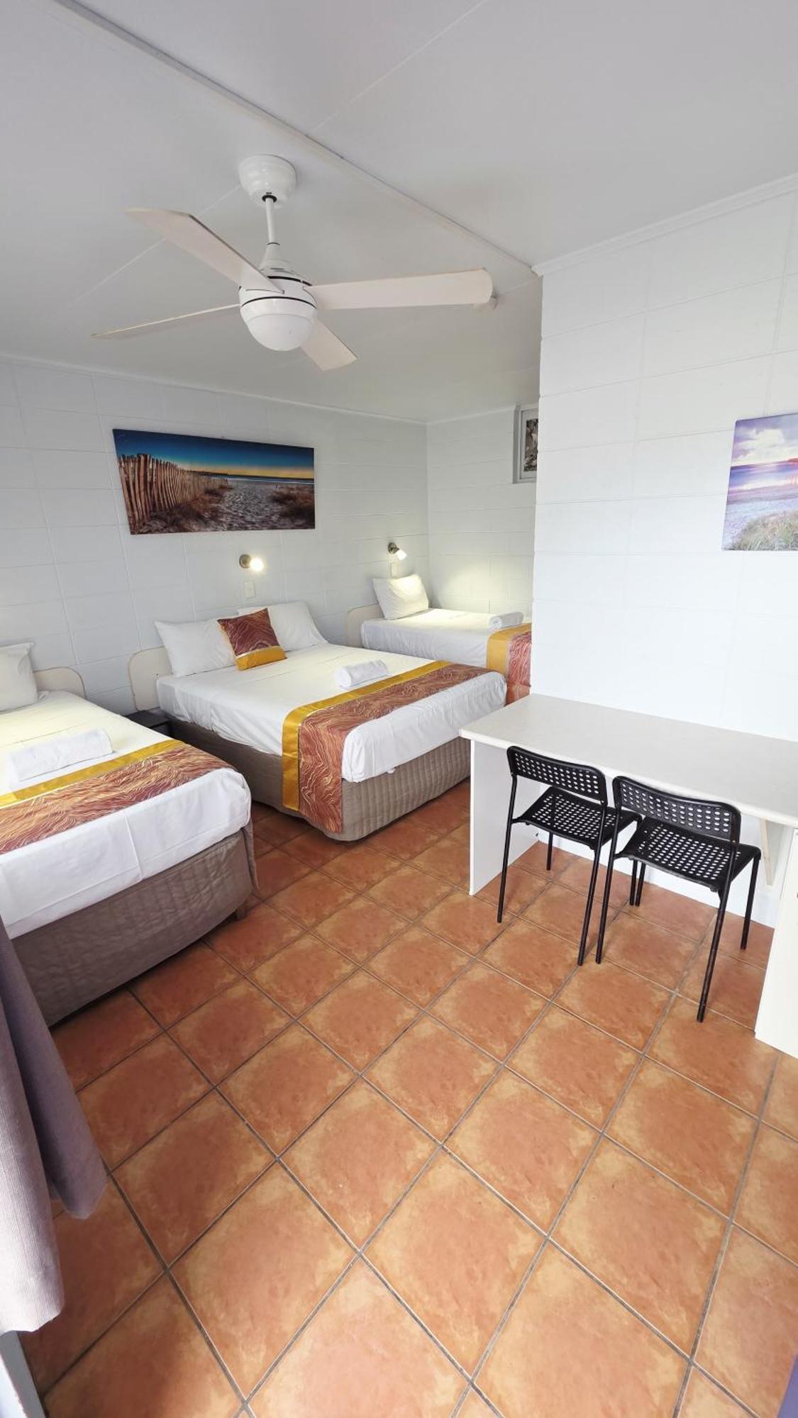 Family Room (2 Adults + 2 Children)