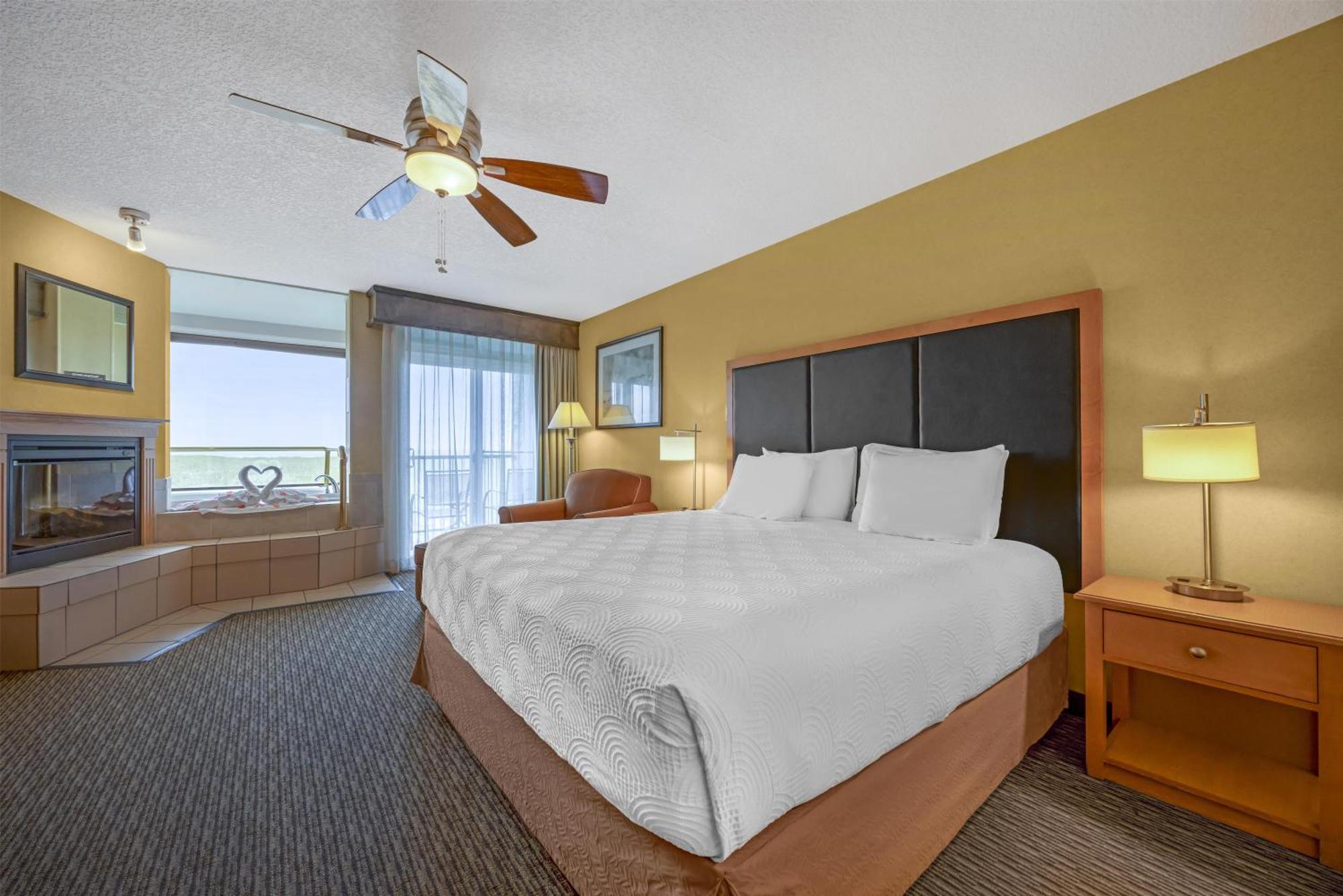 King Room with Balcony and Spa Bath