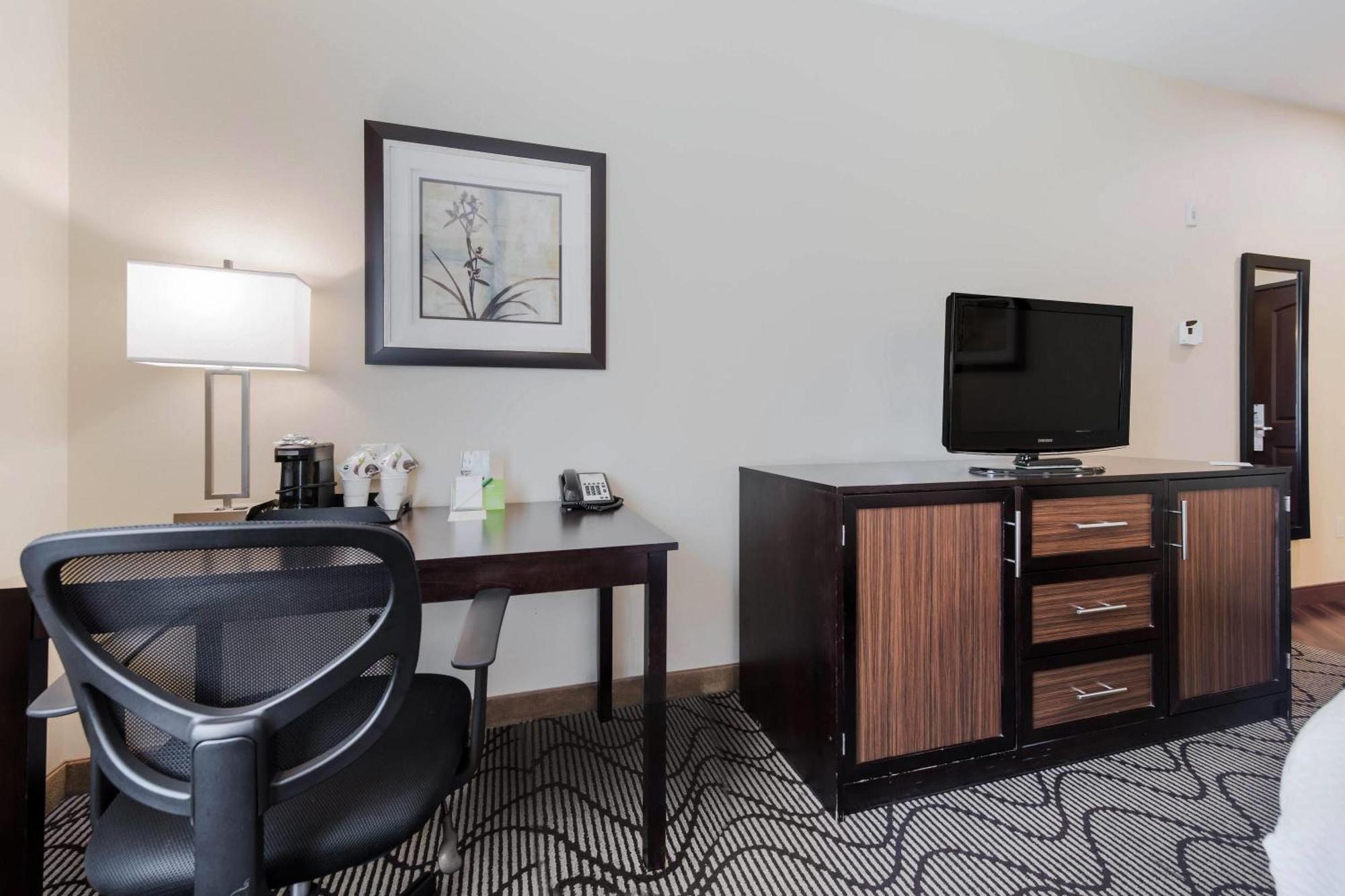 Deluxe Queen Room Two Queen Beds