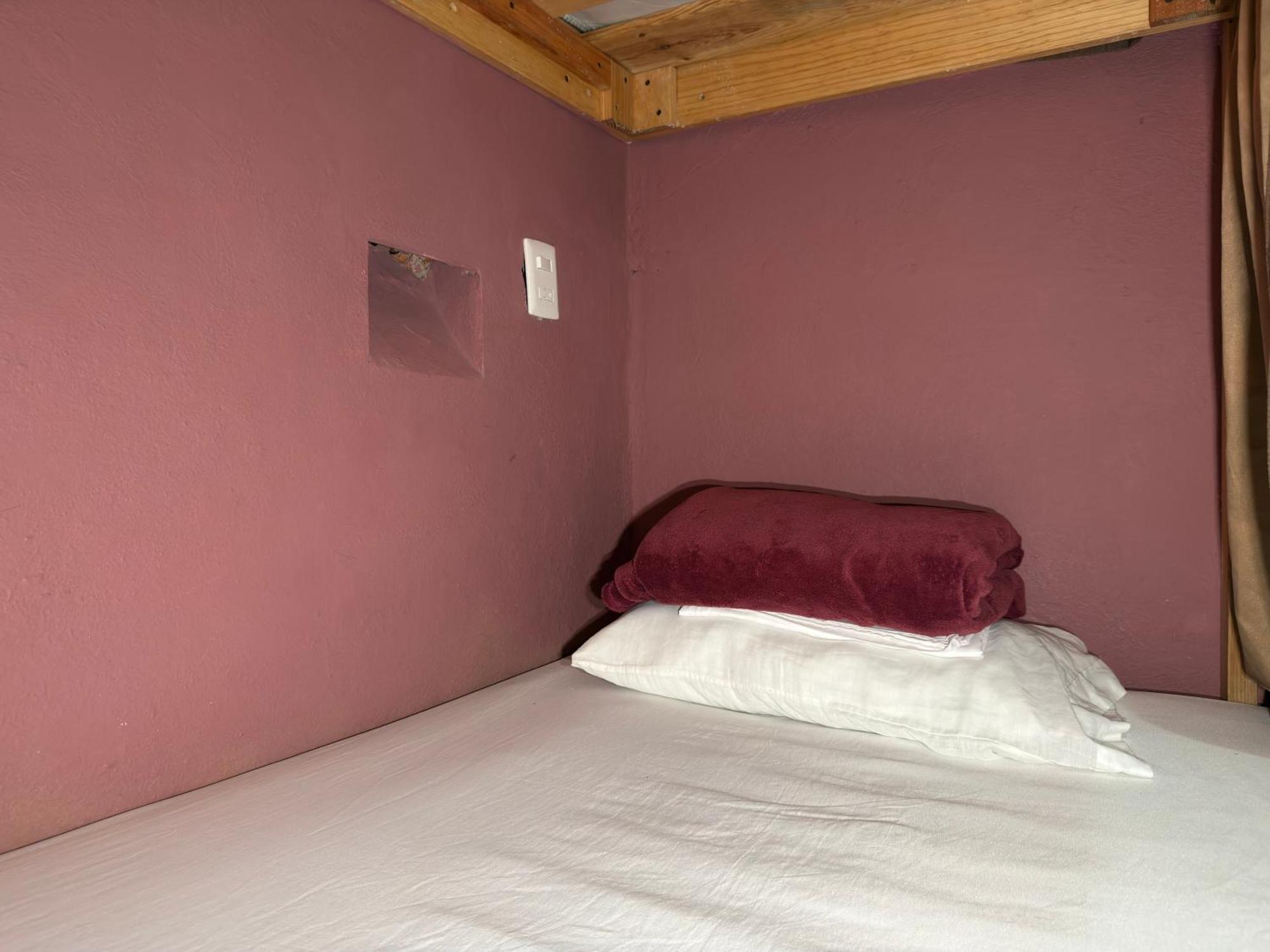 Bed 6-Bed Mixed Dormitory Room,1770659550:JPEG