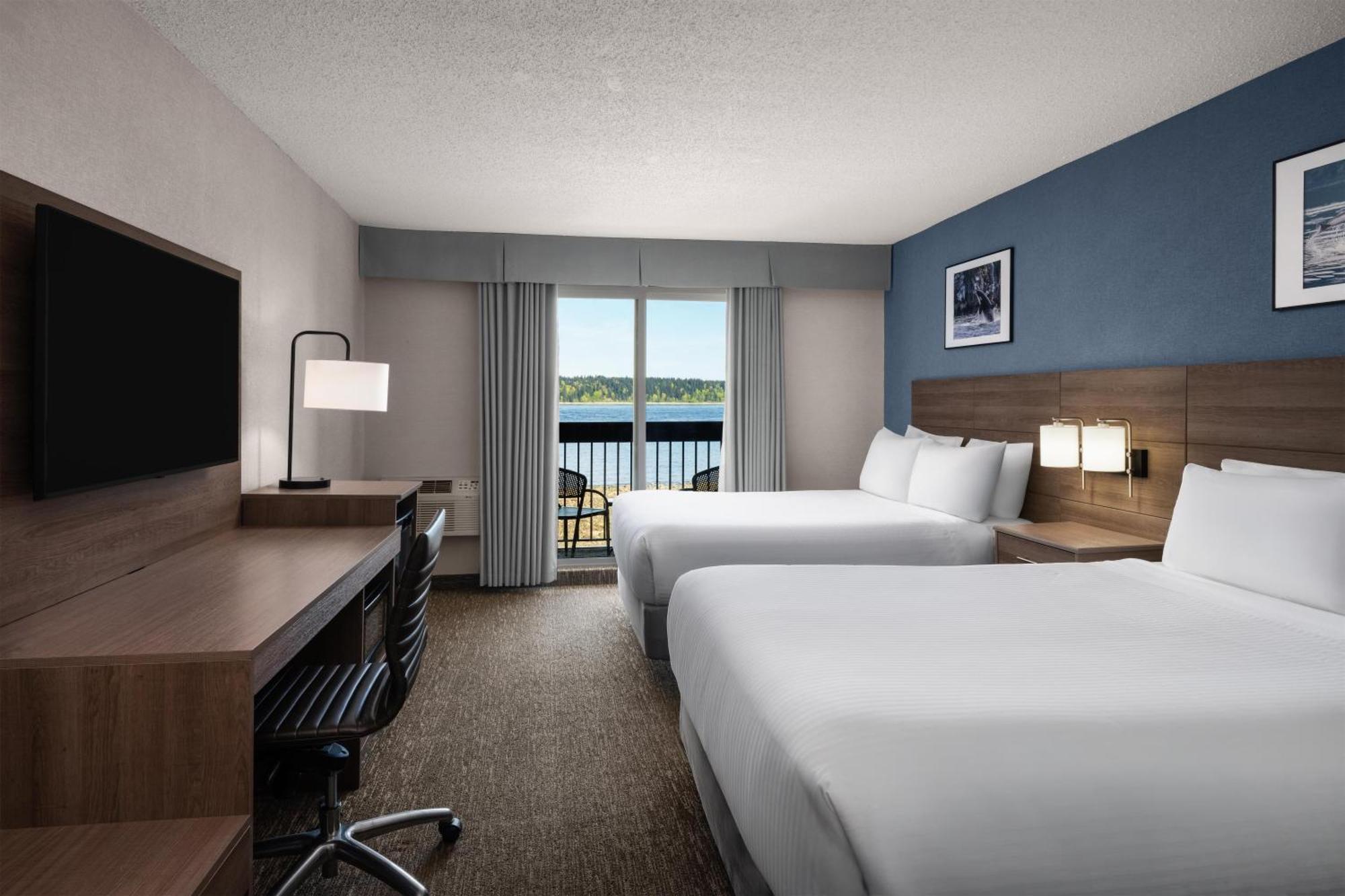 Queen Room with Balcony - Non-Smoking/Beach-Front
