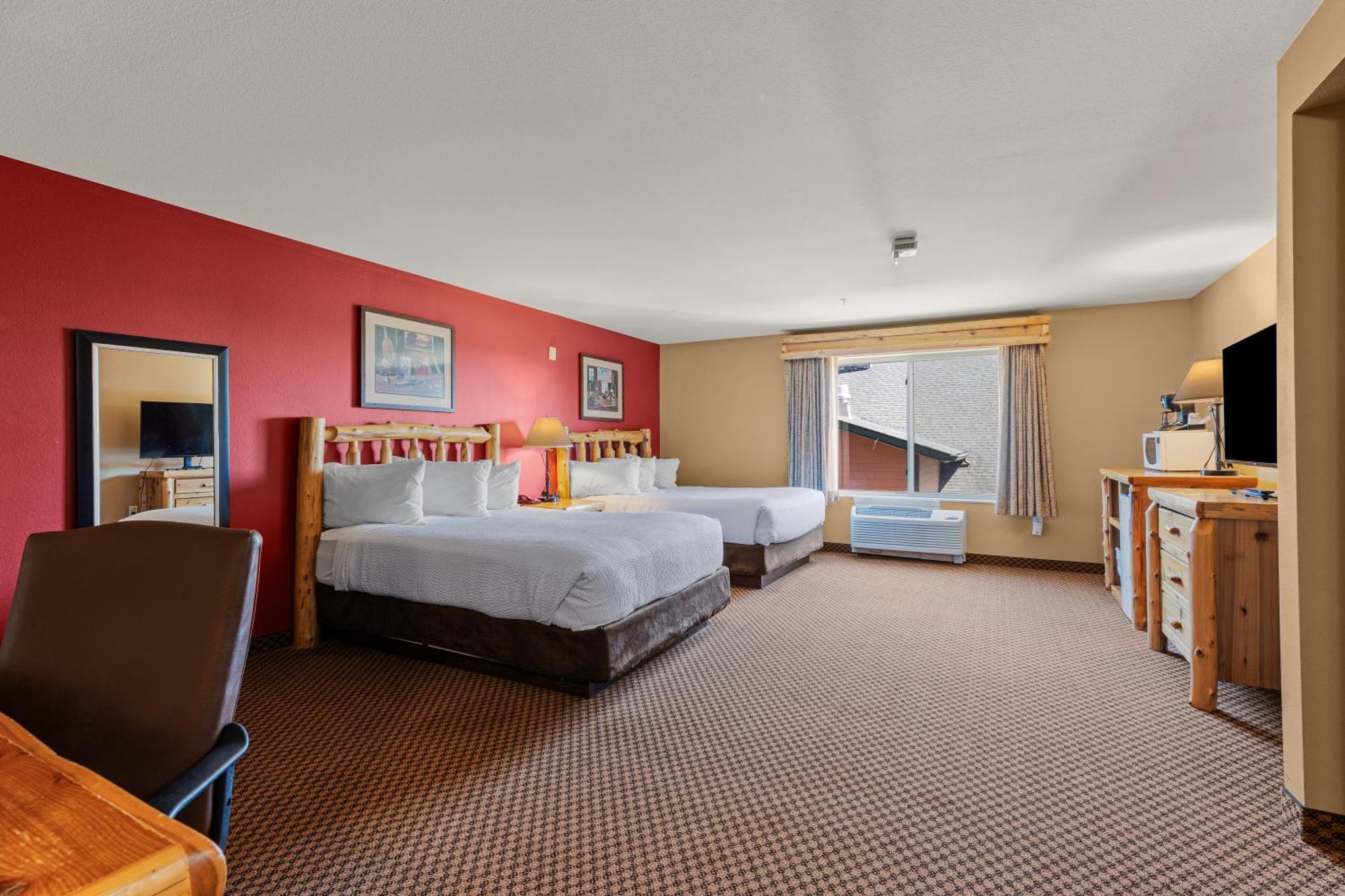 Queen Room Two Queen Beds Bathtub w or Grab Bars Mobility Accessible or Non-Smoking