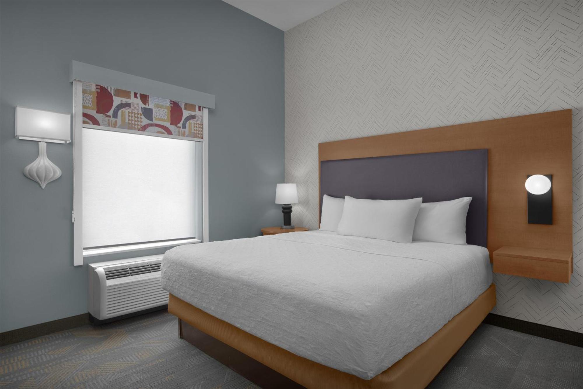 One-Bedroom King Suite - Non-Smoking