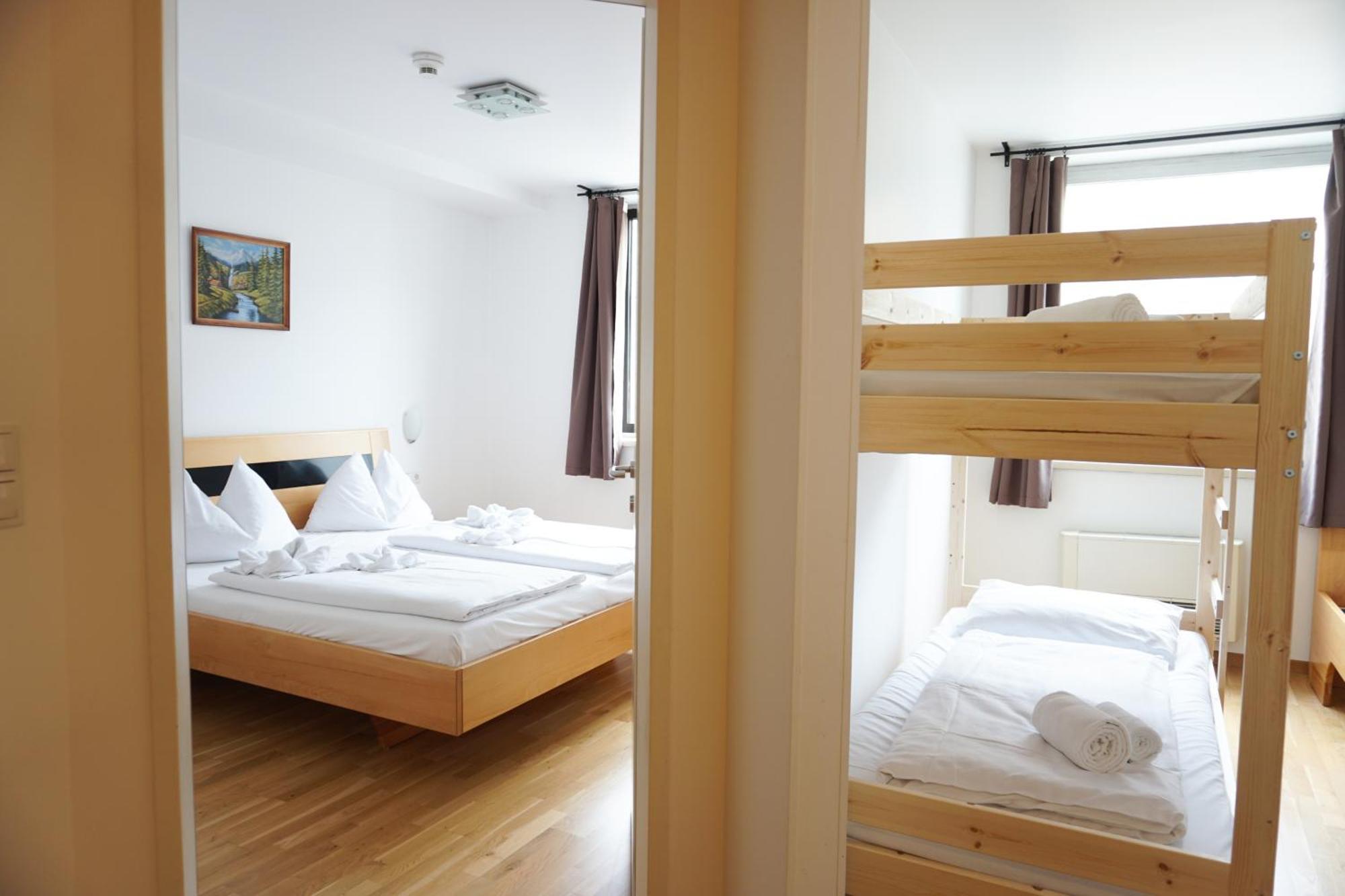 Quintuple Room