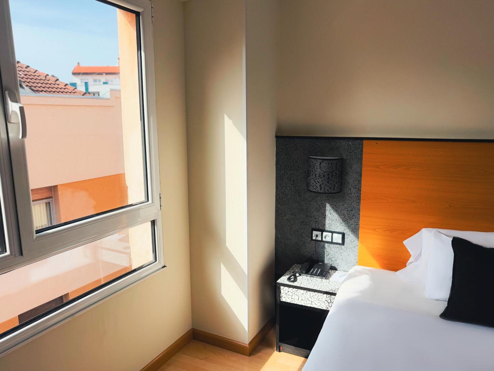 2 single beds,1771496519:JPEG