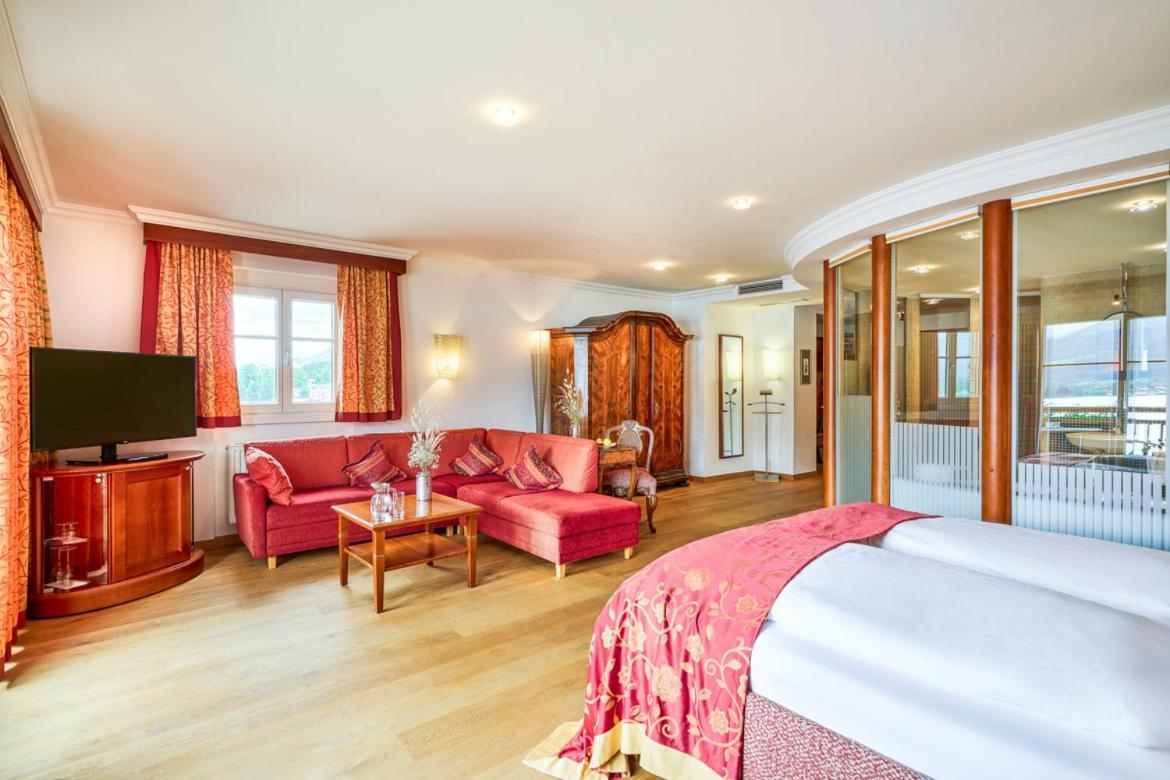 Executive Suite,1771502136:JPEG