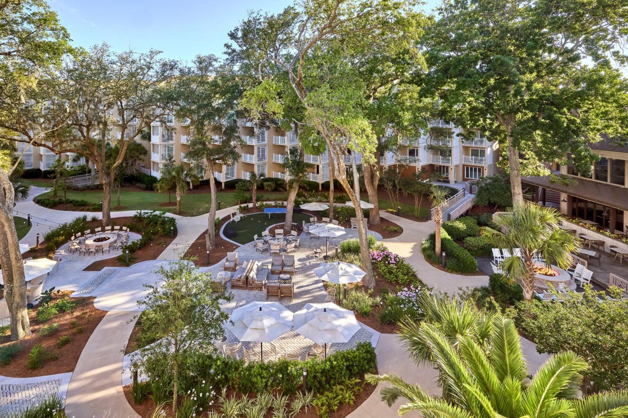 ADA Courtyard View Studio Suite 2 Queen Beds