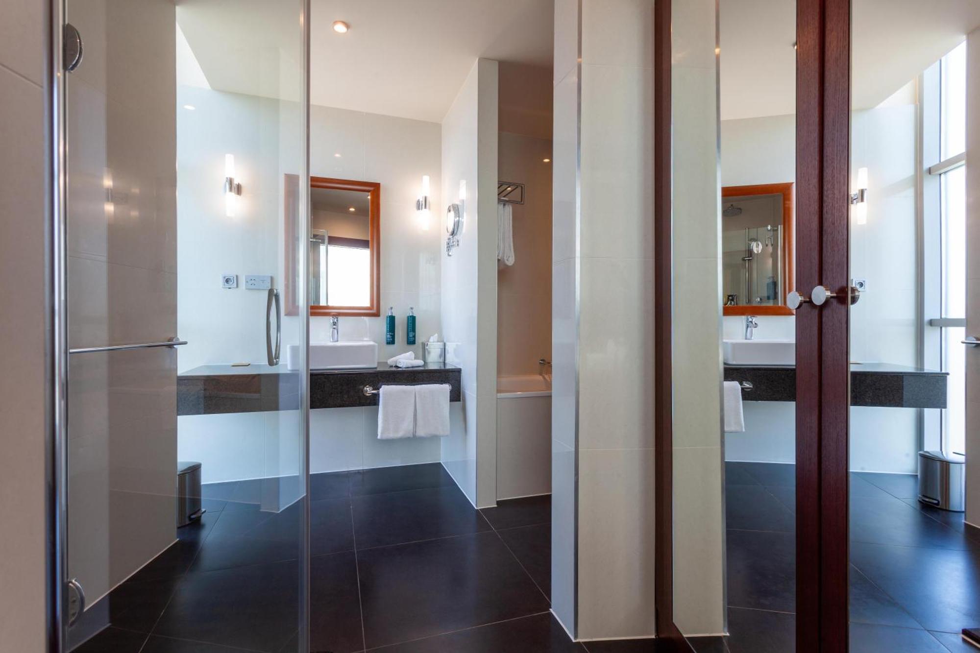 King Room Mobility Access