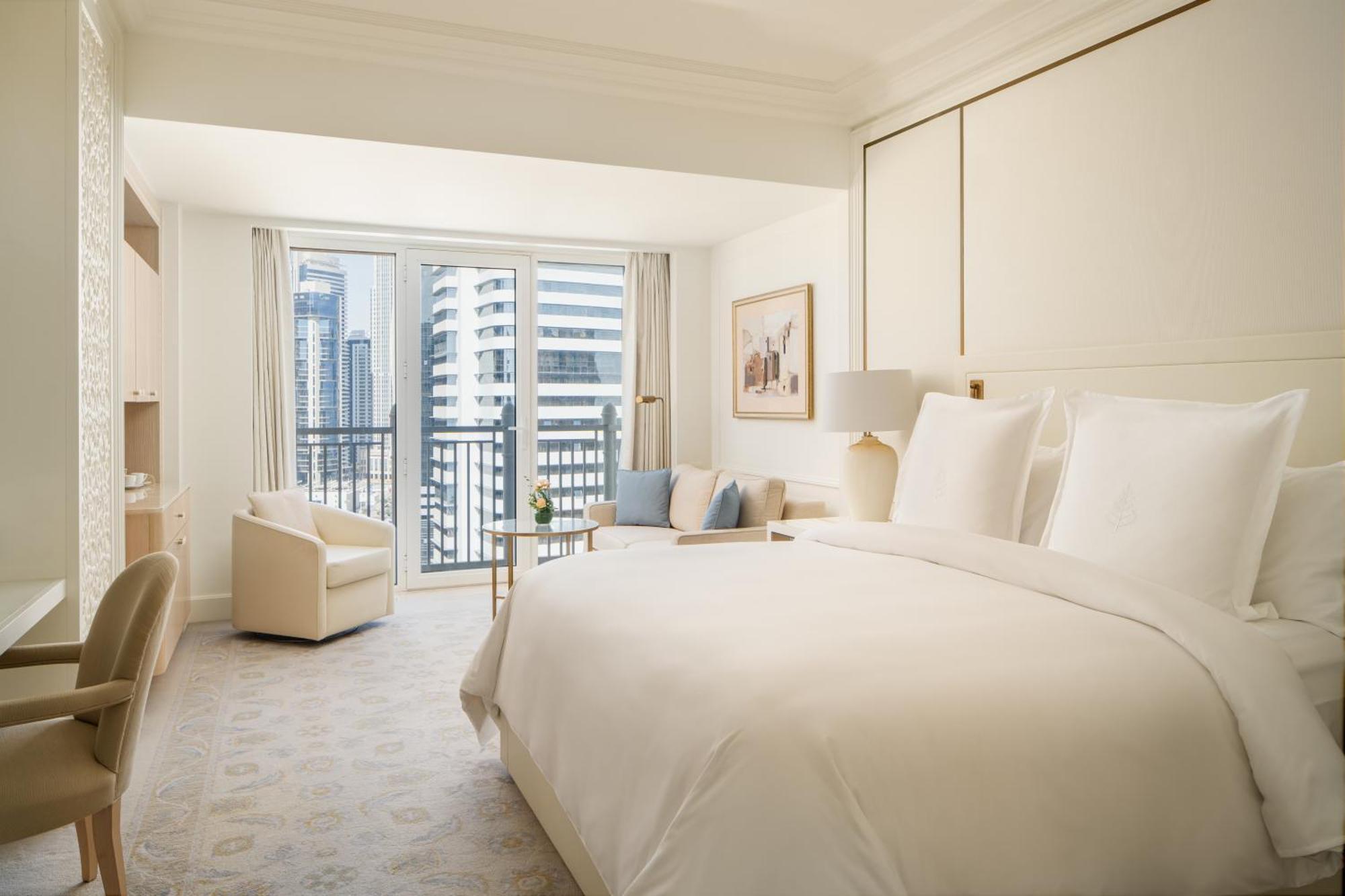 Deluxe King Room City View