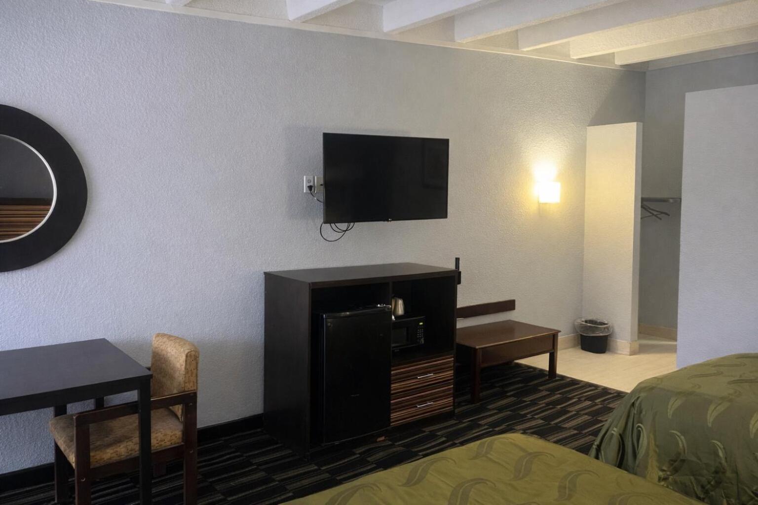 Double Room with Two Double Beds - Accessible/Non-Smoking