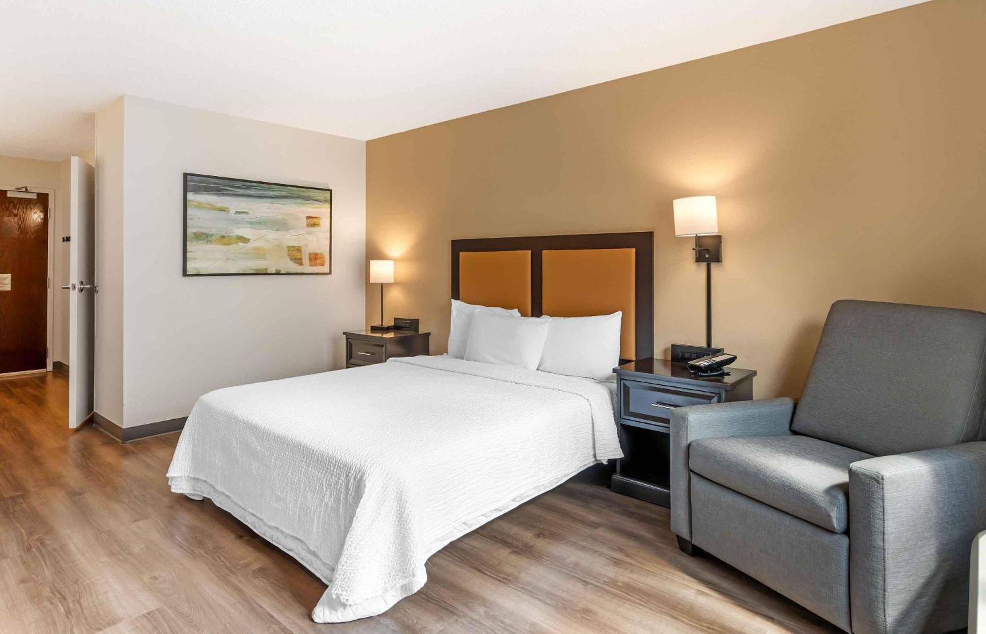 Queen studio 1 Queen Bed Disability Access or Non-Smoking,1771592688:JPEG