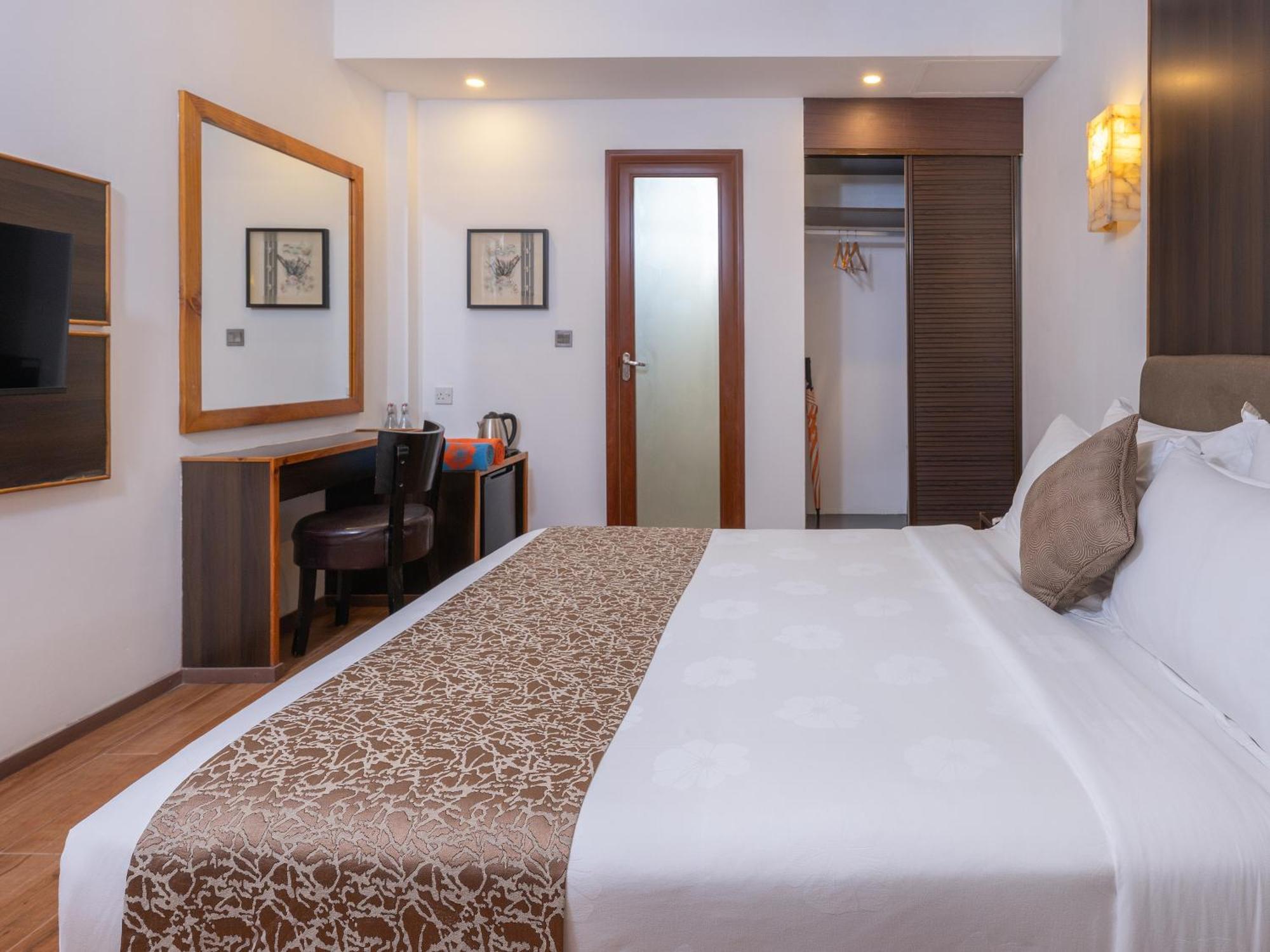 Deluxe Double Room Pool View