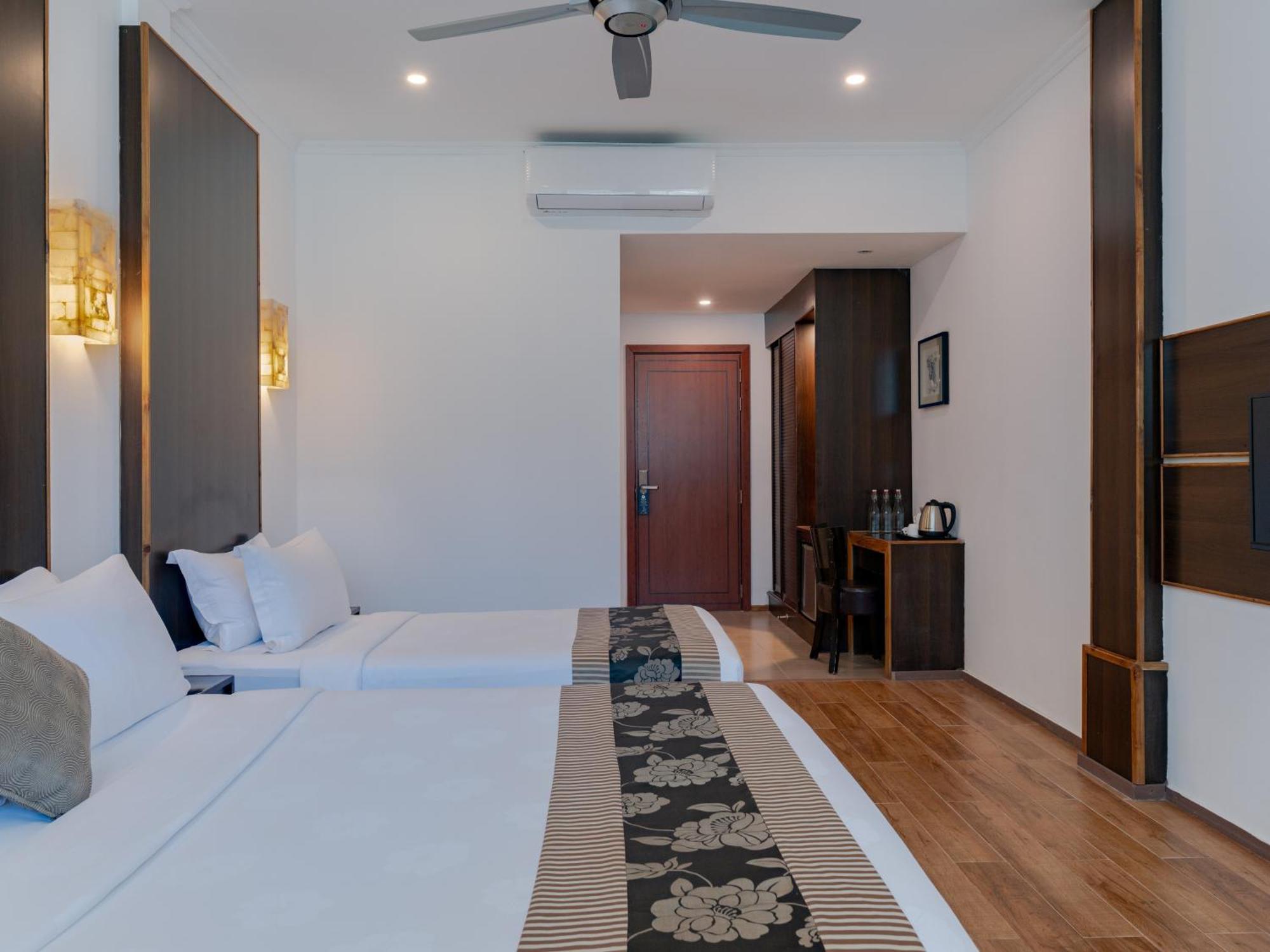 Deluxe Family Room