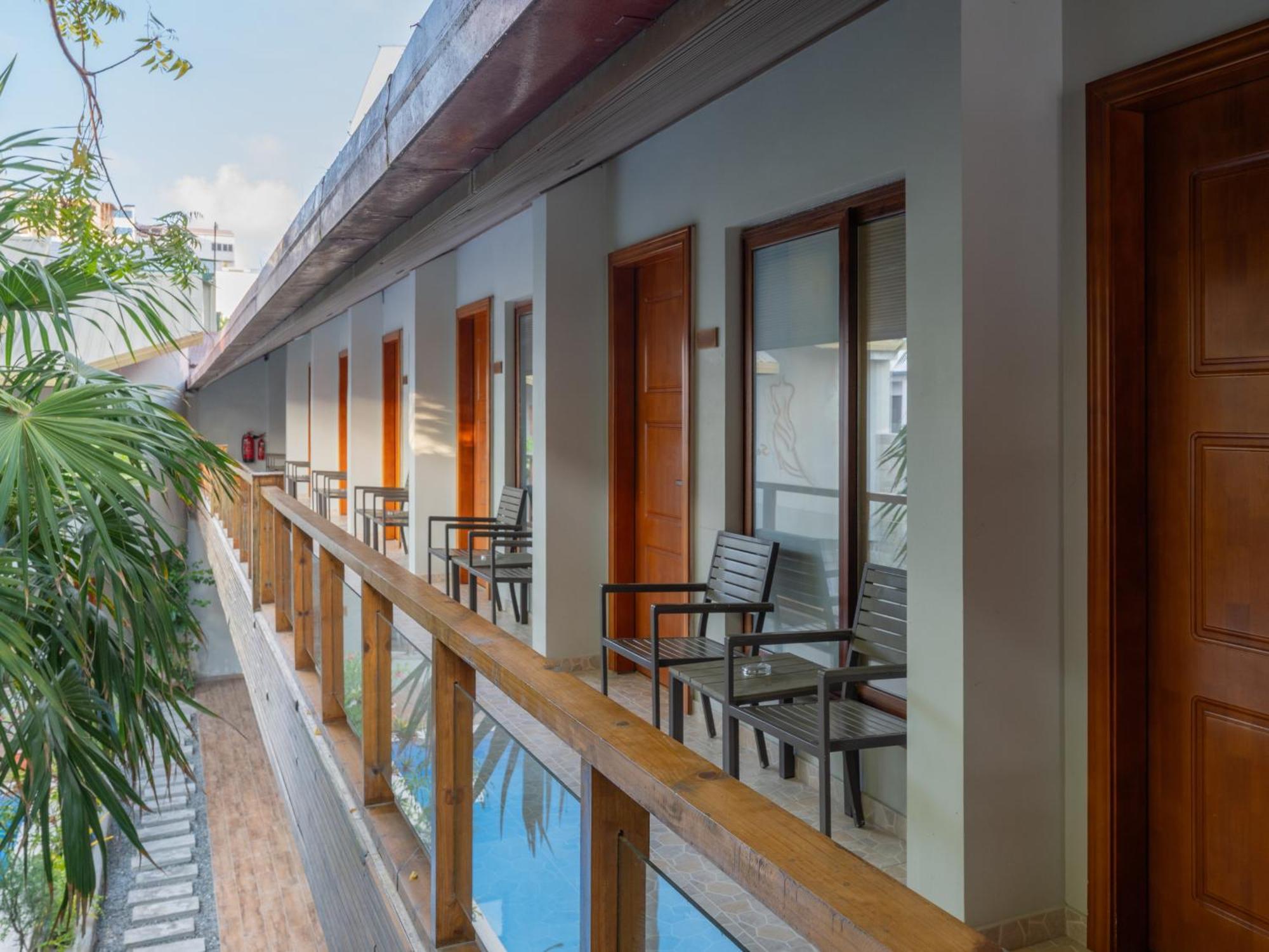 Deluxe Double Room Pool View