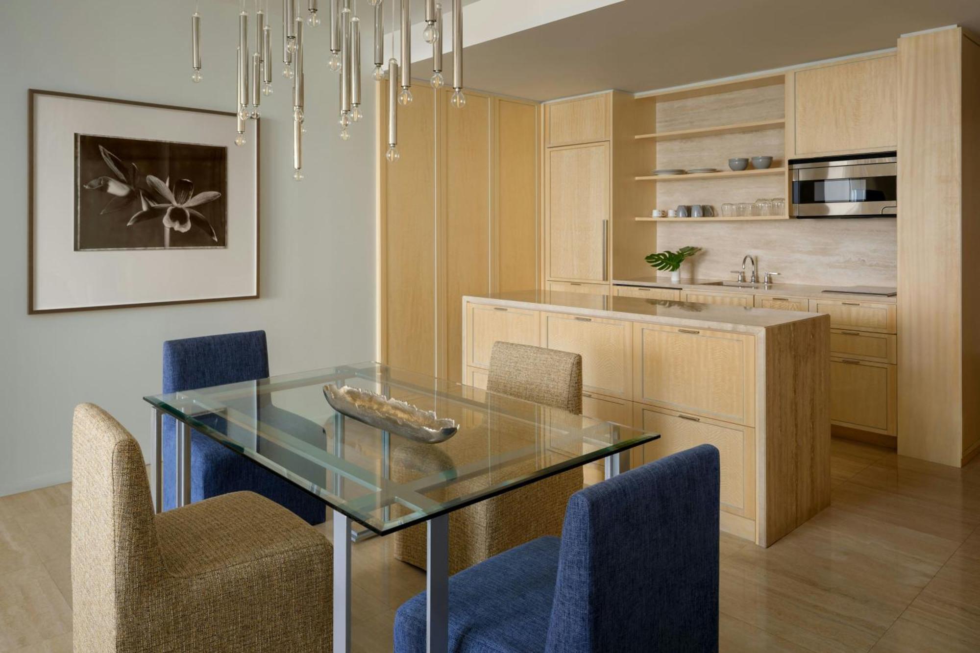 Imperial Oceanfront Suite Suite 1 King Oceanfront