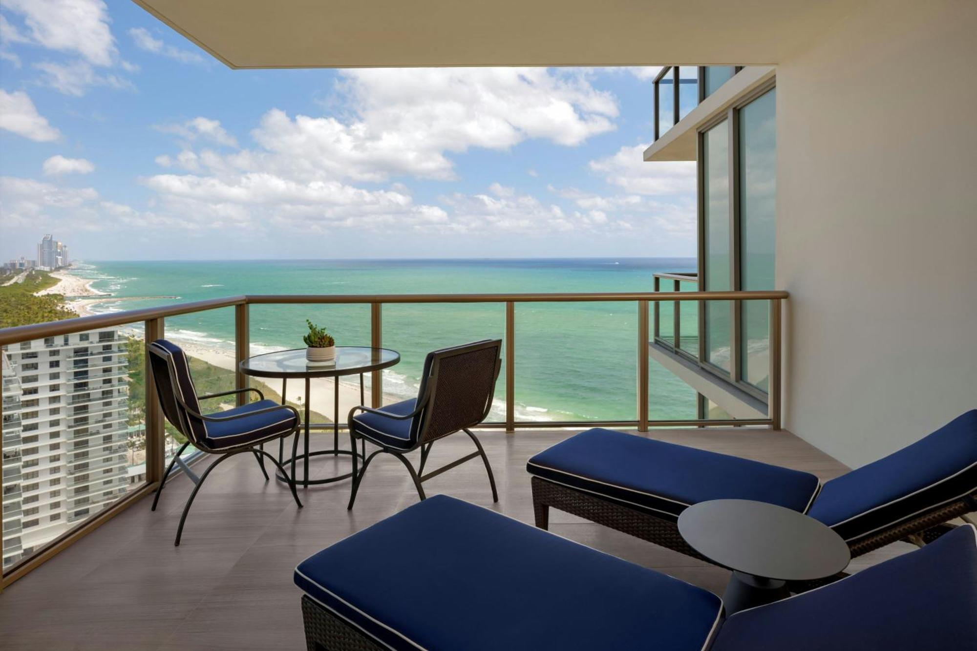 Imperial Oceanfront Suite Suite 1 King Oceanfront