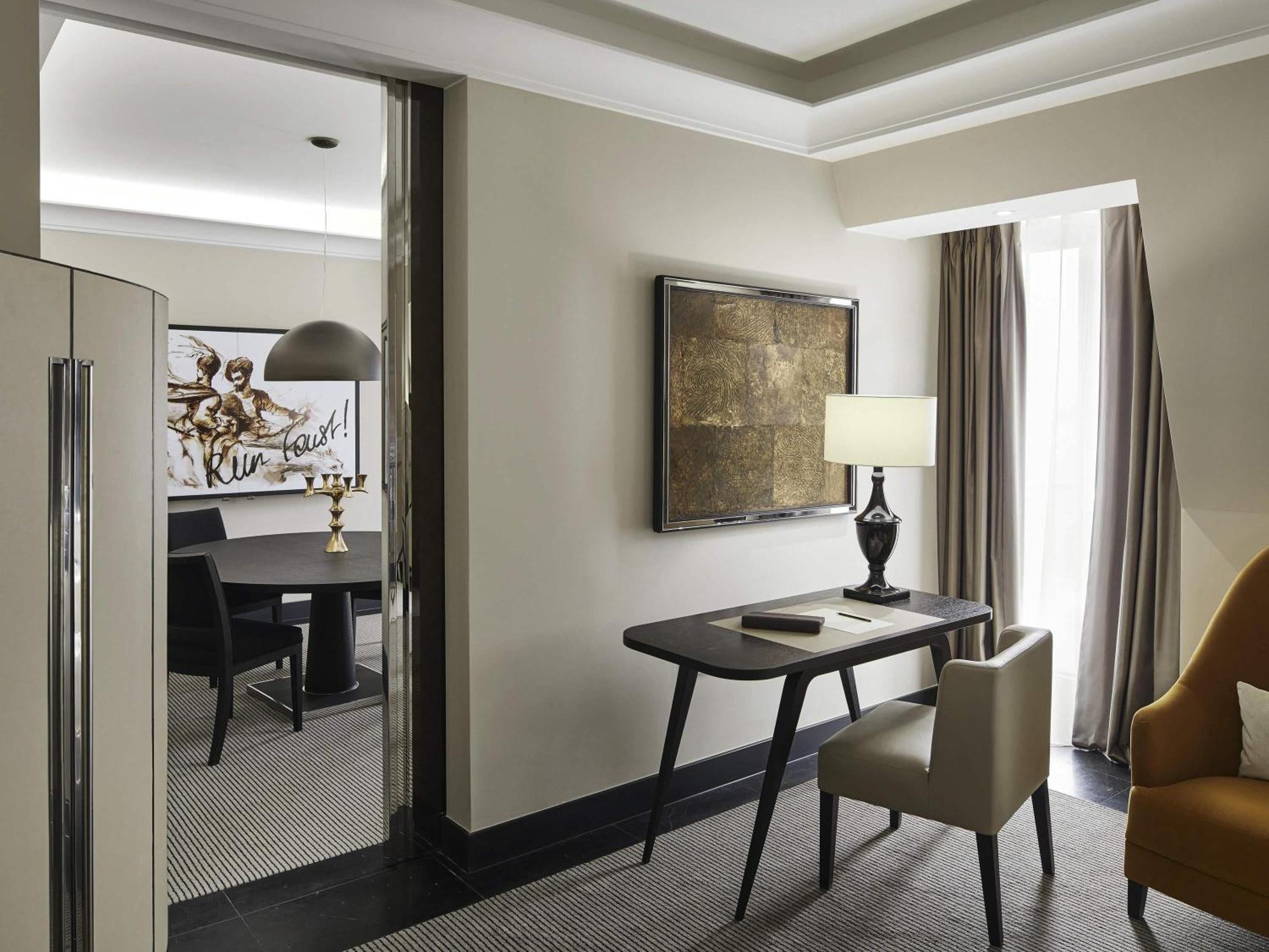 Opera Suite One King Bed City View High Floor