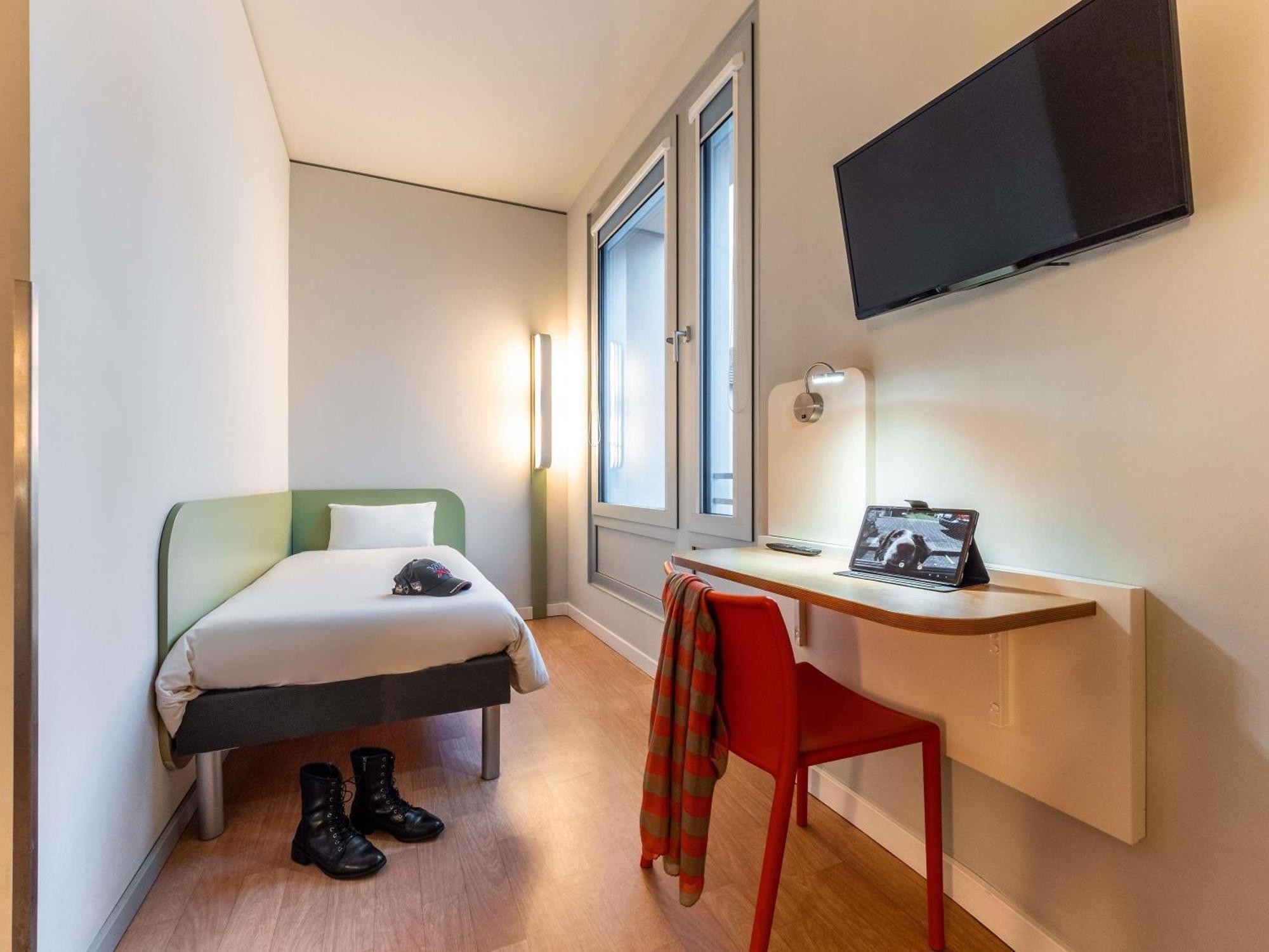 Standard Adapted Room double bed