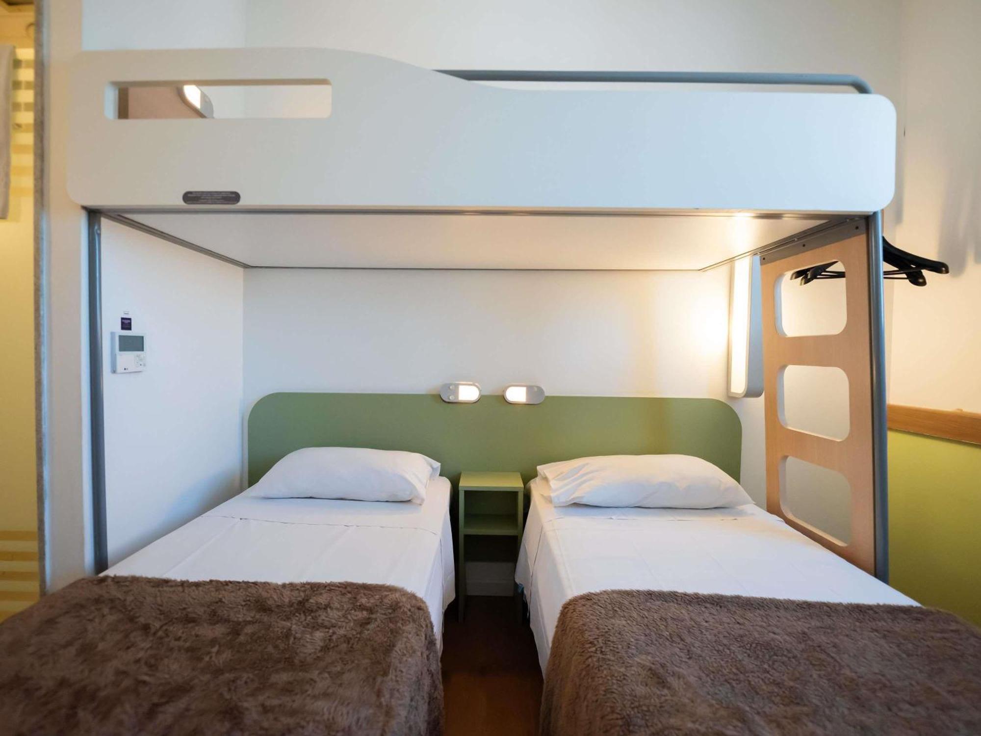 Standard room 2 twin beds 1 bunk bed