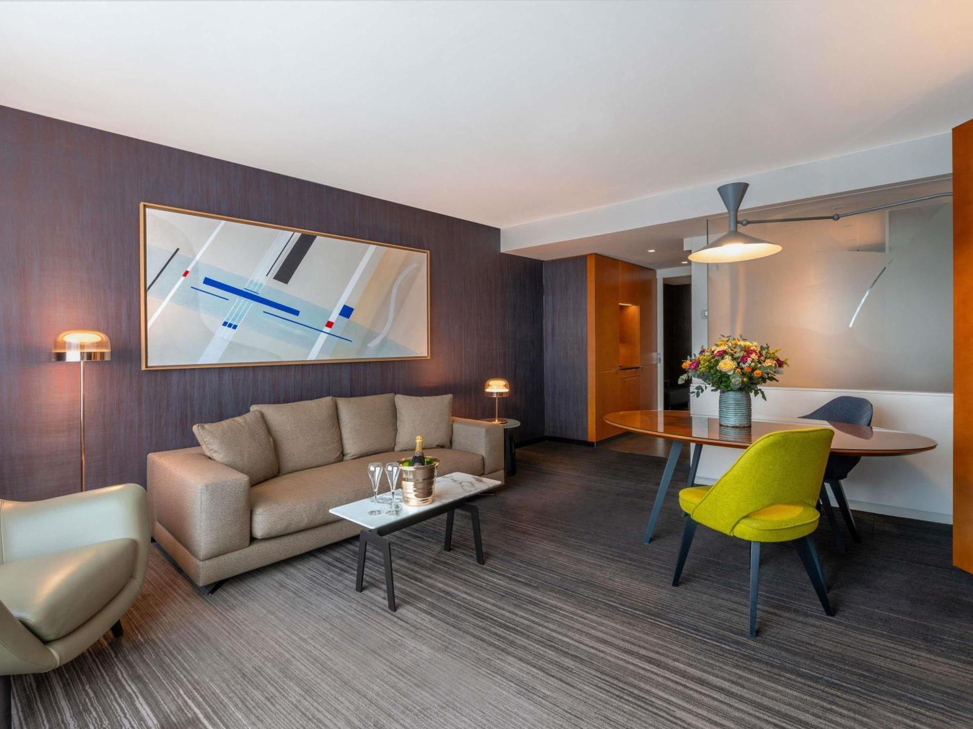 Prestige King Suite