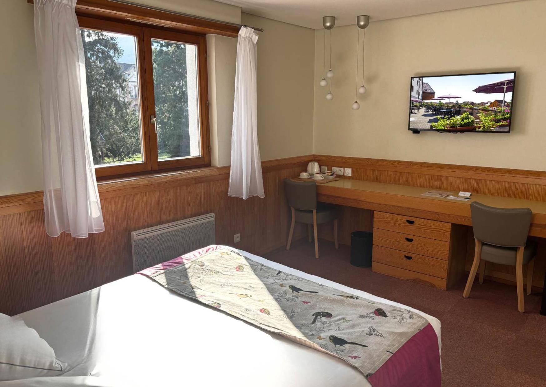 Classic Queen Room Spa Access