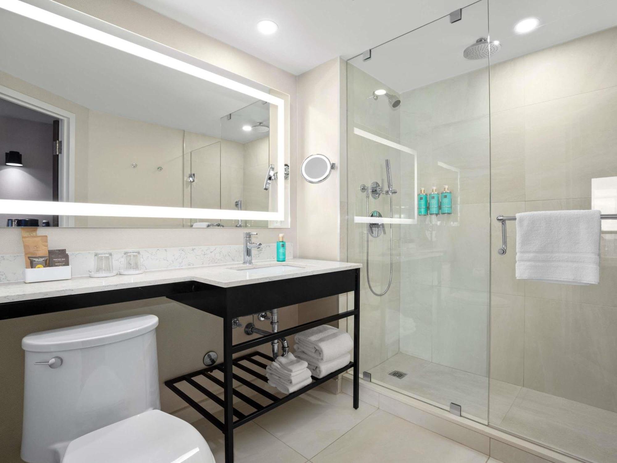 Superior King Room Renovated