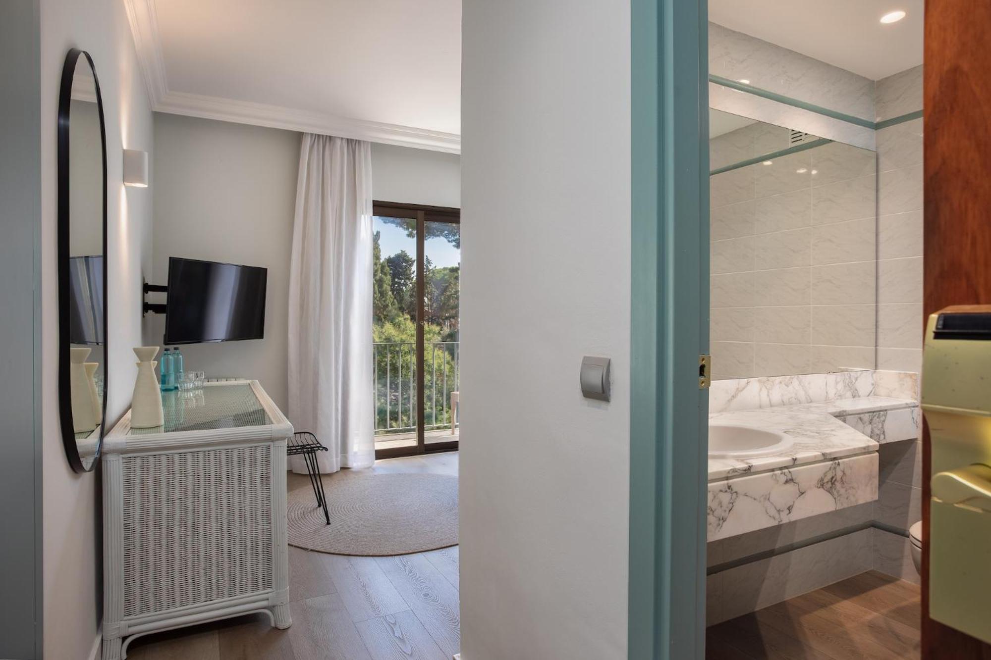 Standard Quadruple Room,1771734179:JPEG