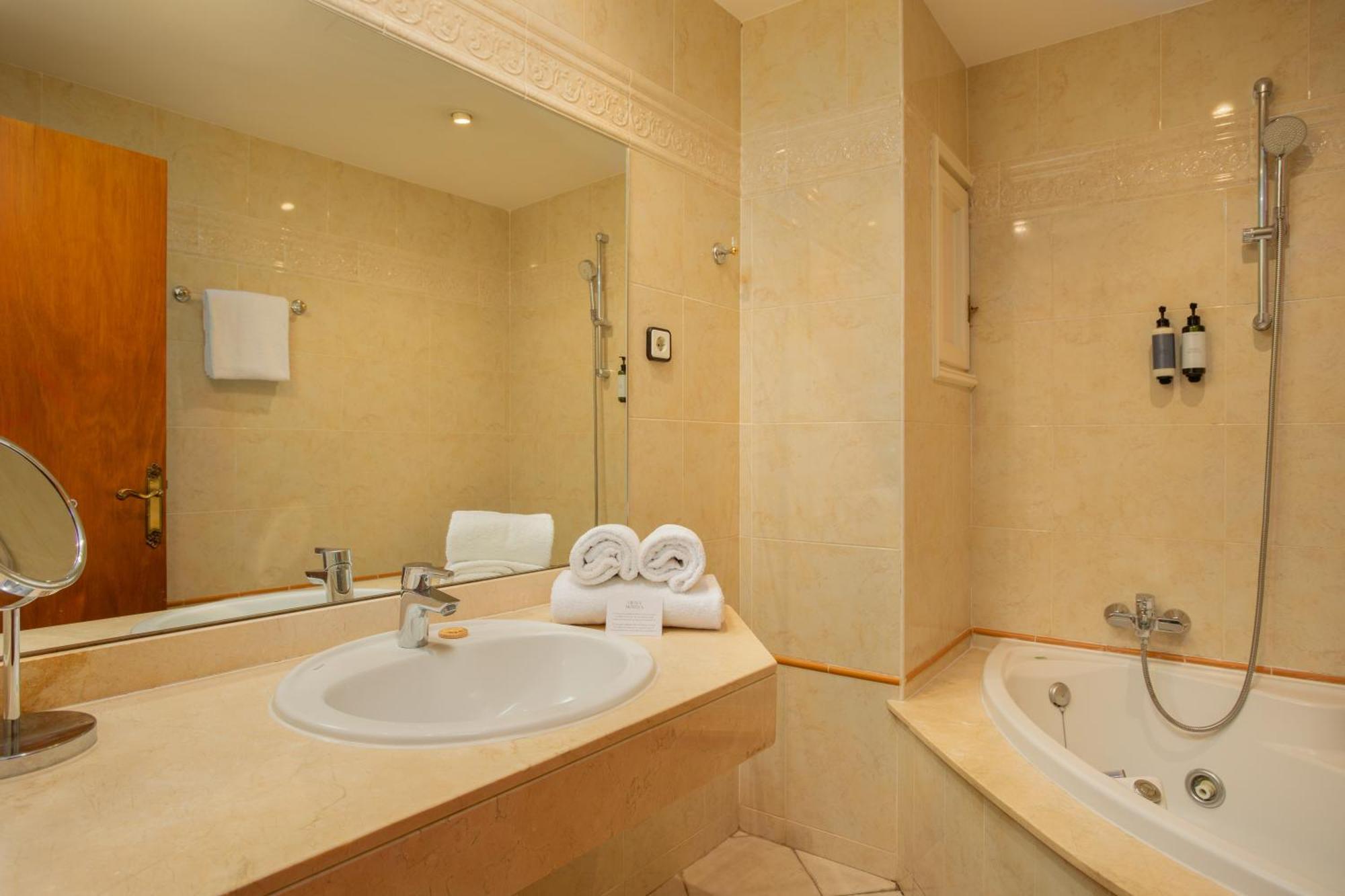 Double or Twin Room Sea View,1771734912:JPEG