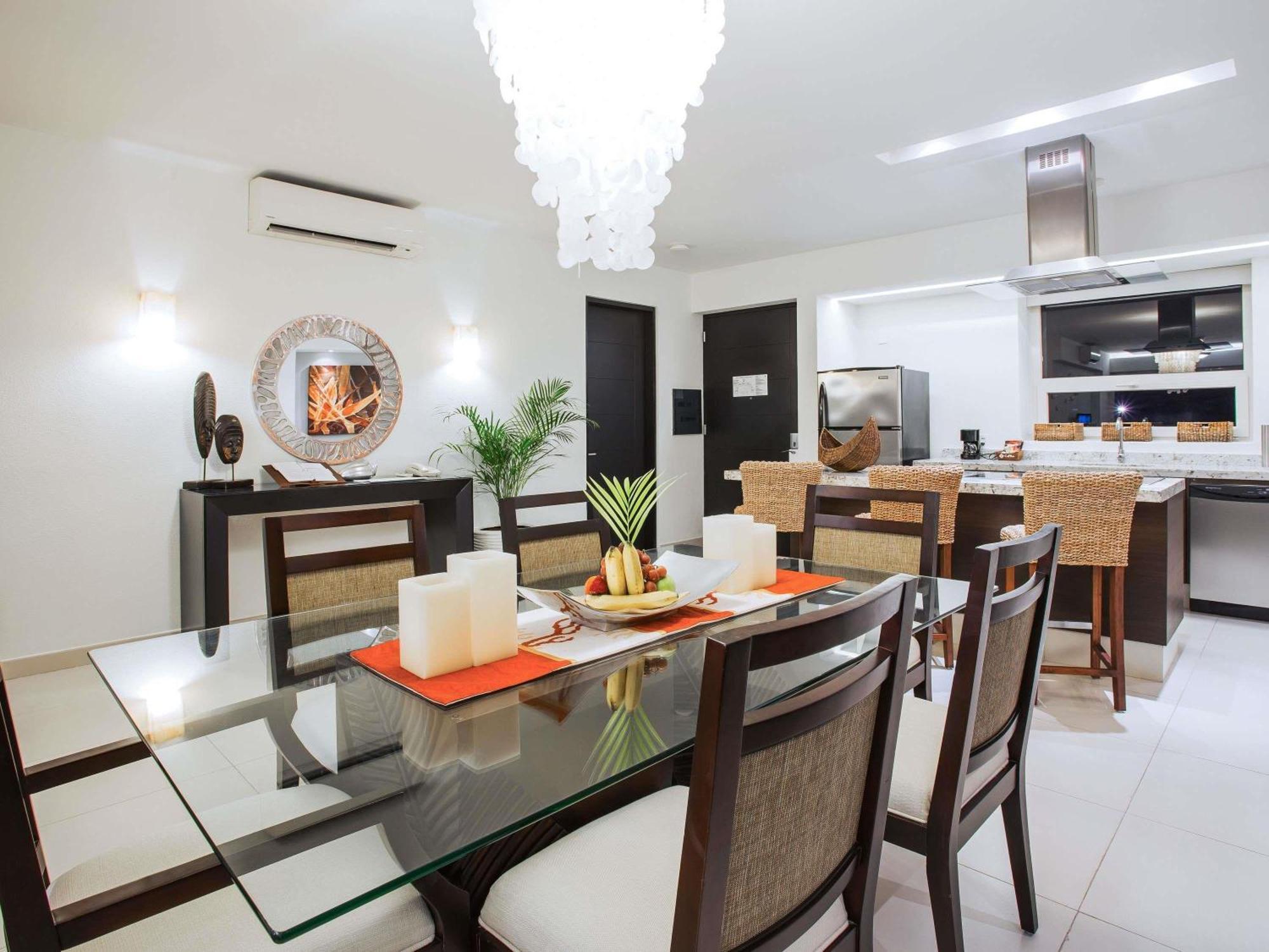 One-Bedroom King Room Balcony or Terrace Kitchen